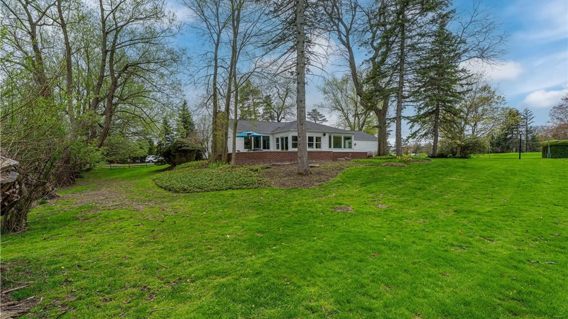 Property at 5 Knollwood Lane, Amherst, NY 14221 42