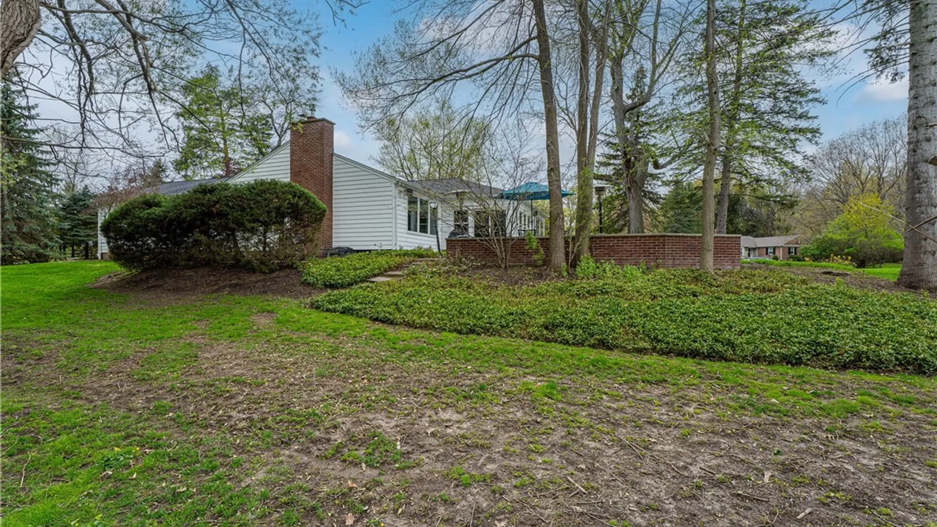 Property at 5 Knollwood Lane, Amherst, NY 14221 43