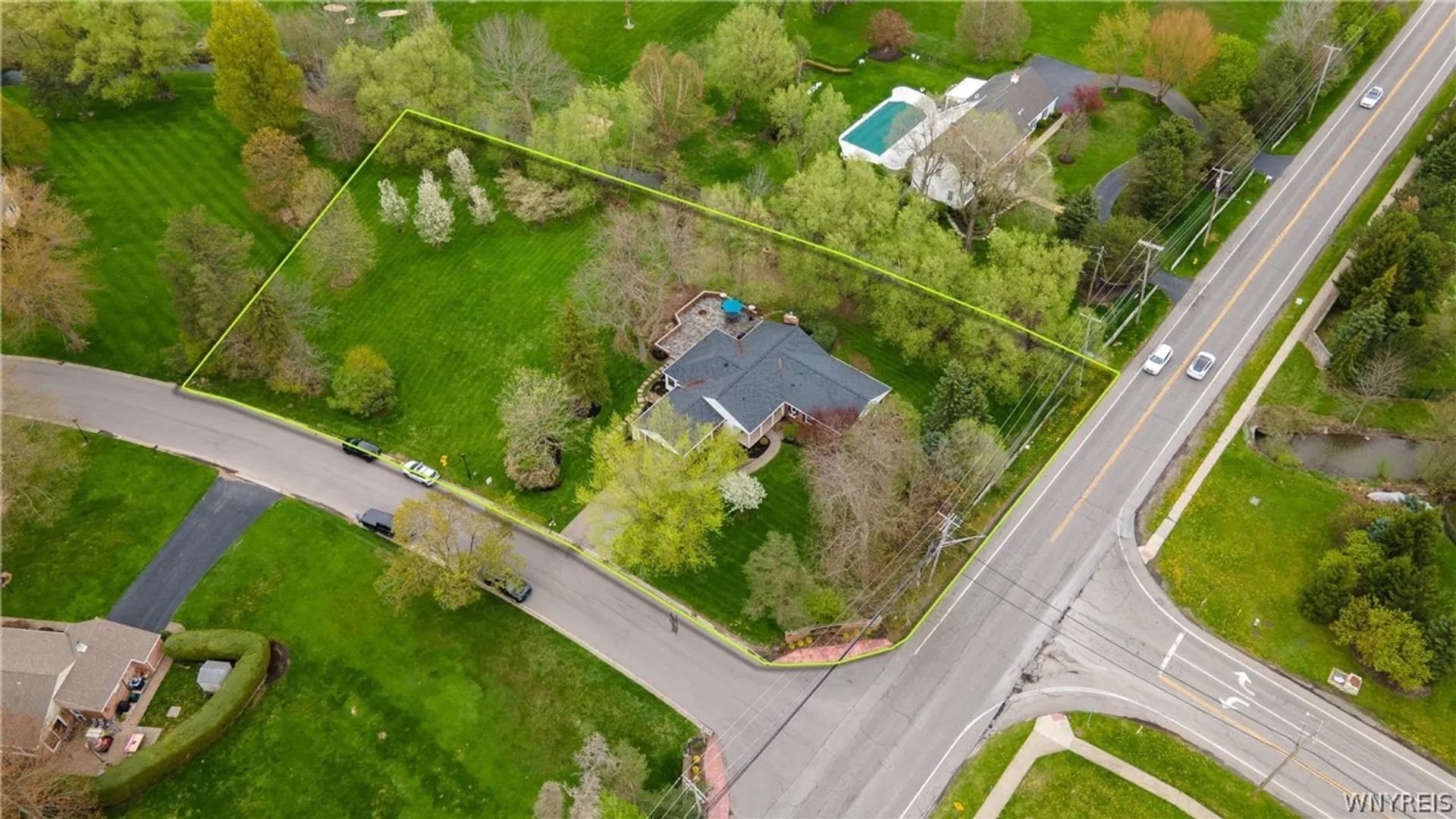 Property at 5 Knollwood Lane, Amherst, NY 14221 47