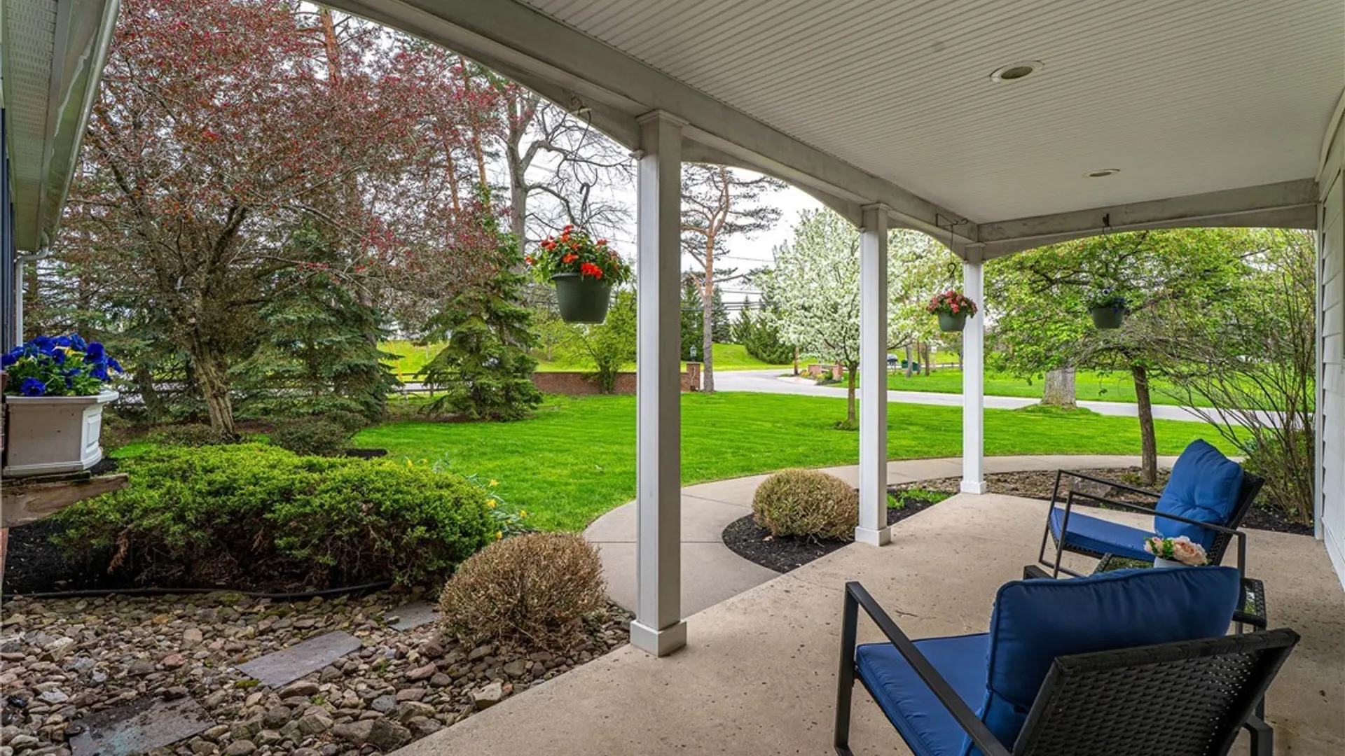 Property at 5 Knollwood Lane, Amherst, NY 14221 6