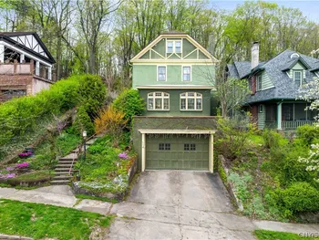 Property at 114 Scottholm, Syracuse, NY 13224