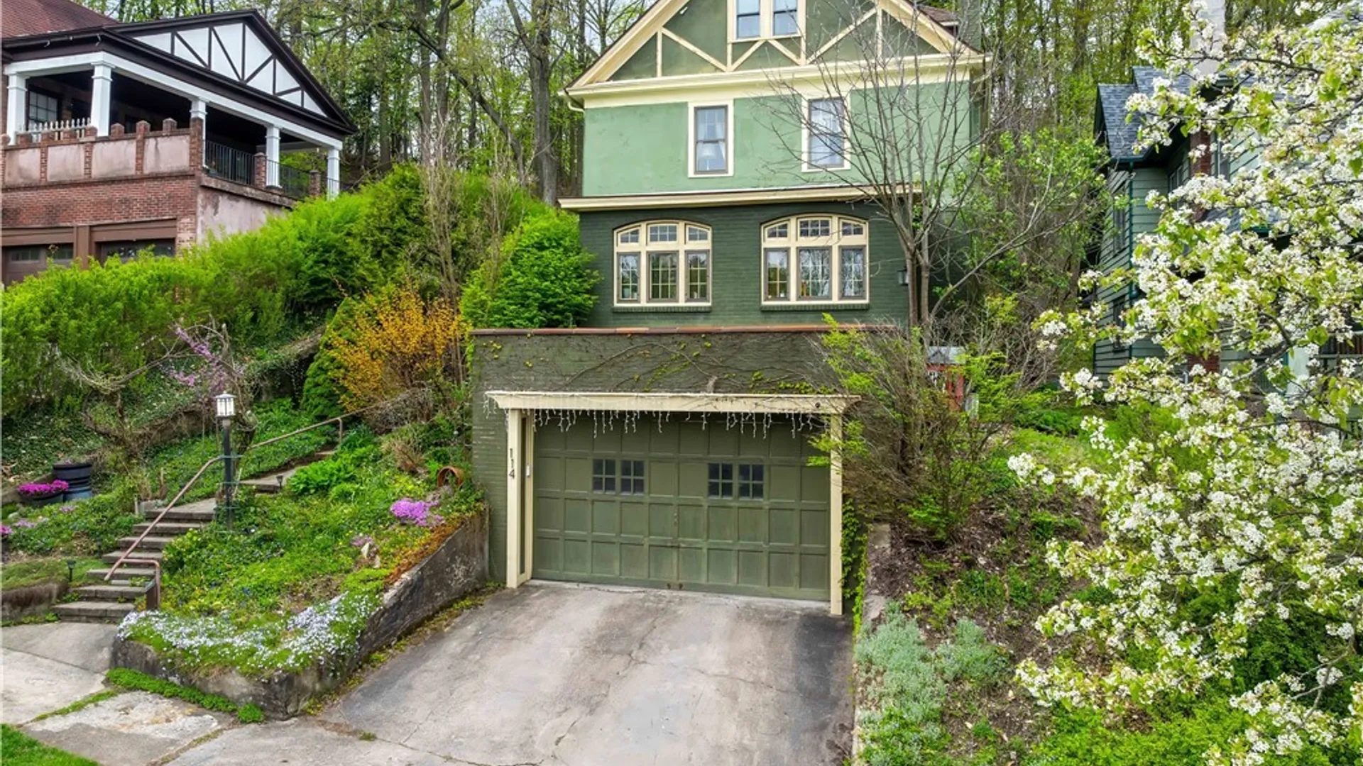 Property at 114 Scottholm, Syracuse, NY 13224 2