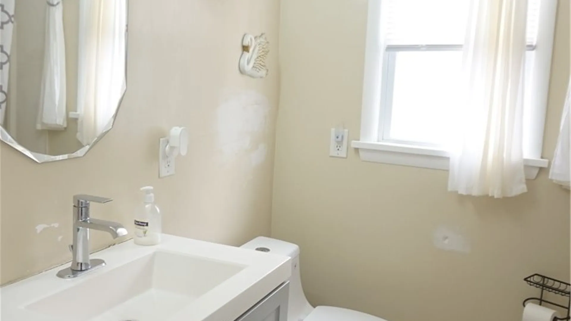 Property at 518 Maiden Lane, Greece, NY 14616 27