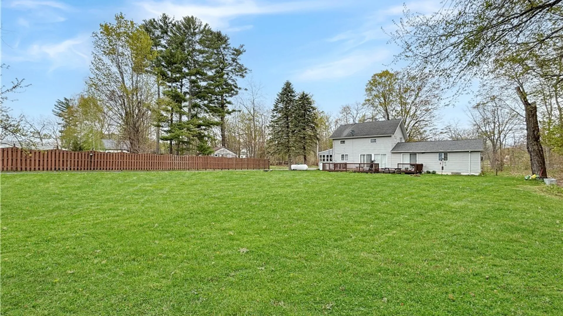 Property at 7 Coleman Drive, Constantia, NY 13044 2