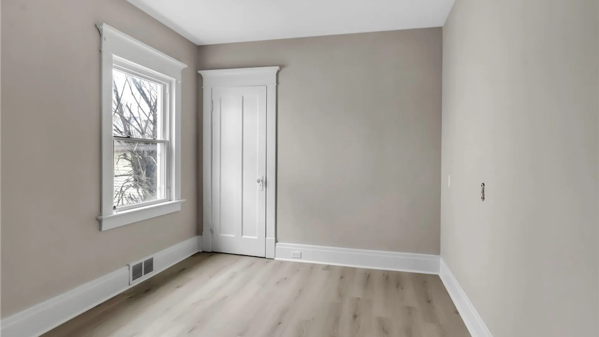 Property at 2514 Delaware Avenue, Buffalo, NY 14216 27