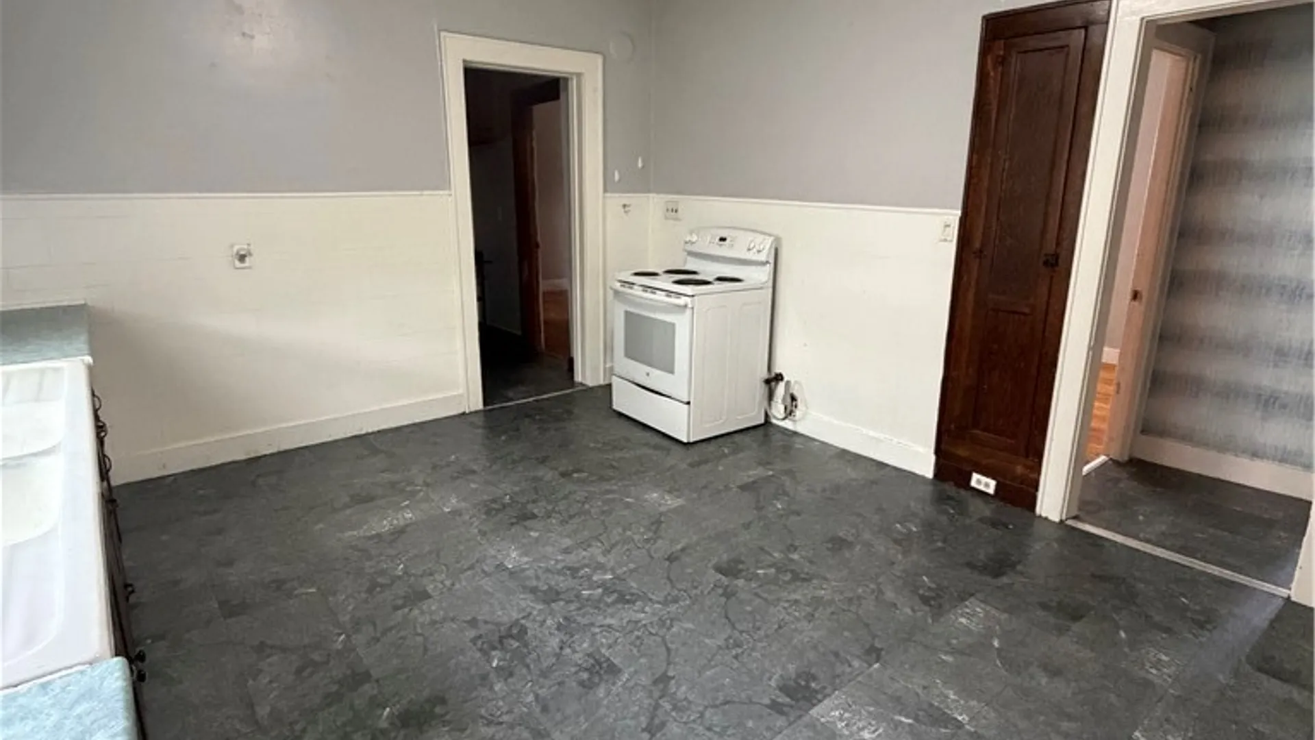 Property at 119 Carbon Street, Syracuse, NY 13203 10