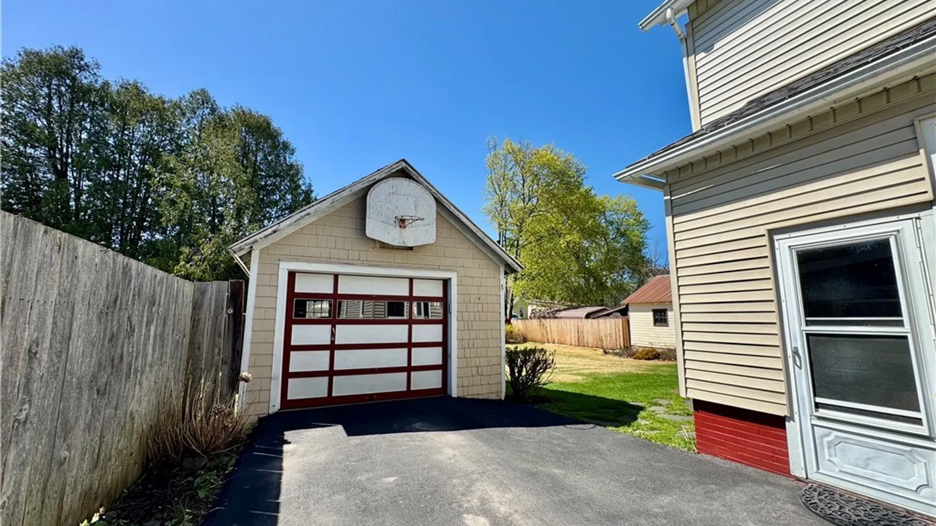 Property at 18 Third Avenue, German Flatts, NY 13357 24