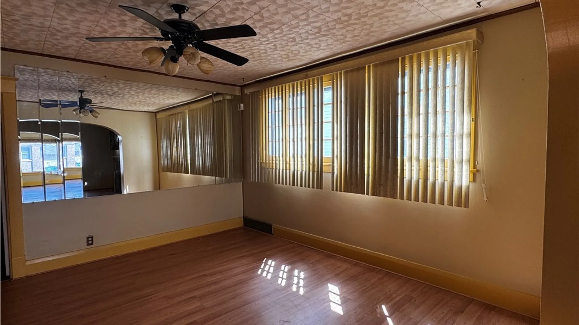 Property at 97 Brunswick Blvd Boulevard, Buffalo, NY 14208 12