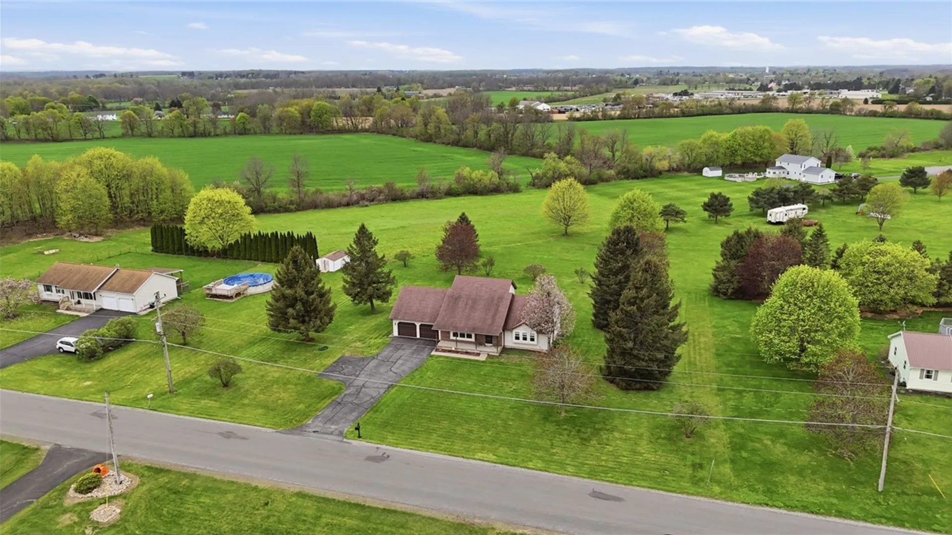 Property at 536 Barks Rd, Caledonia, NY 14423 3