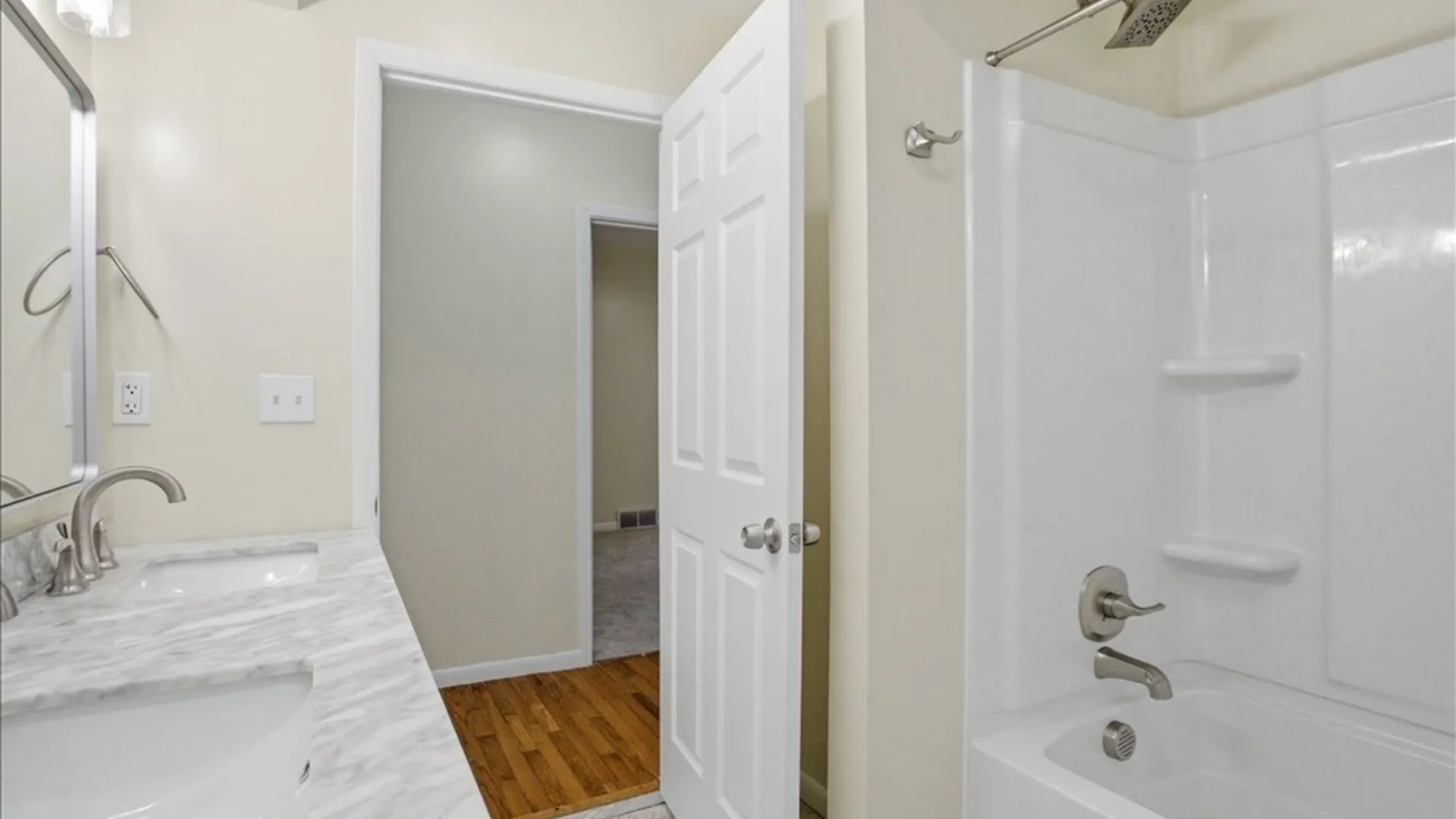 Property at 315 Crestwood Avenue, Buffalo, NY 14216 16