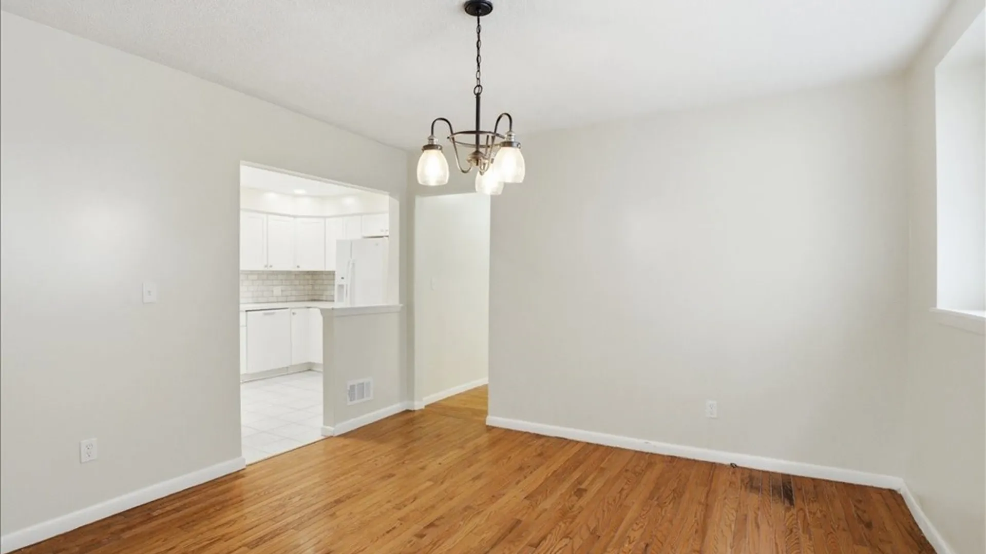 Property at 315 Crestwood Avenue, Buffalo, NY 14216 8