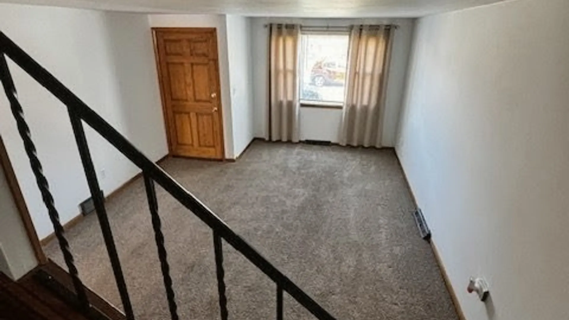 Property at 17 Saint Joan Lane, Cheektowaga, NY 14227 10