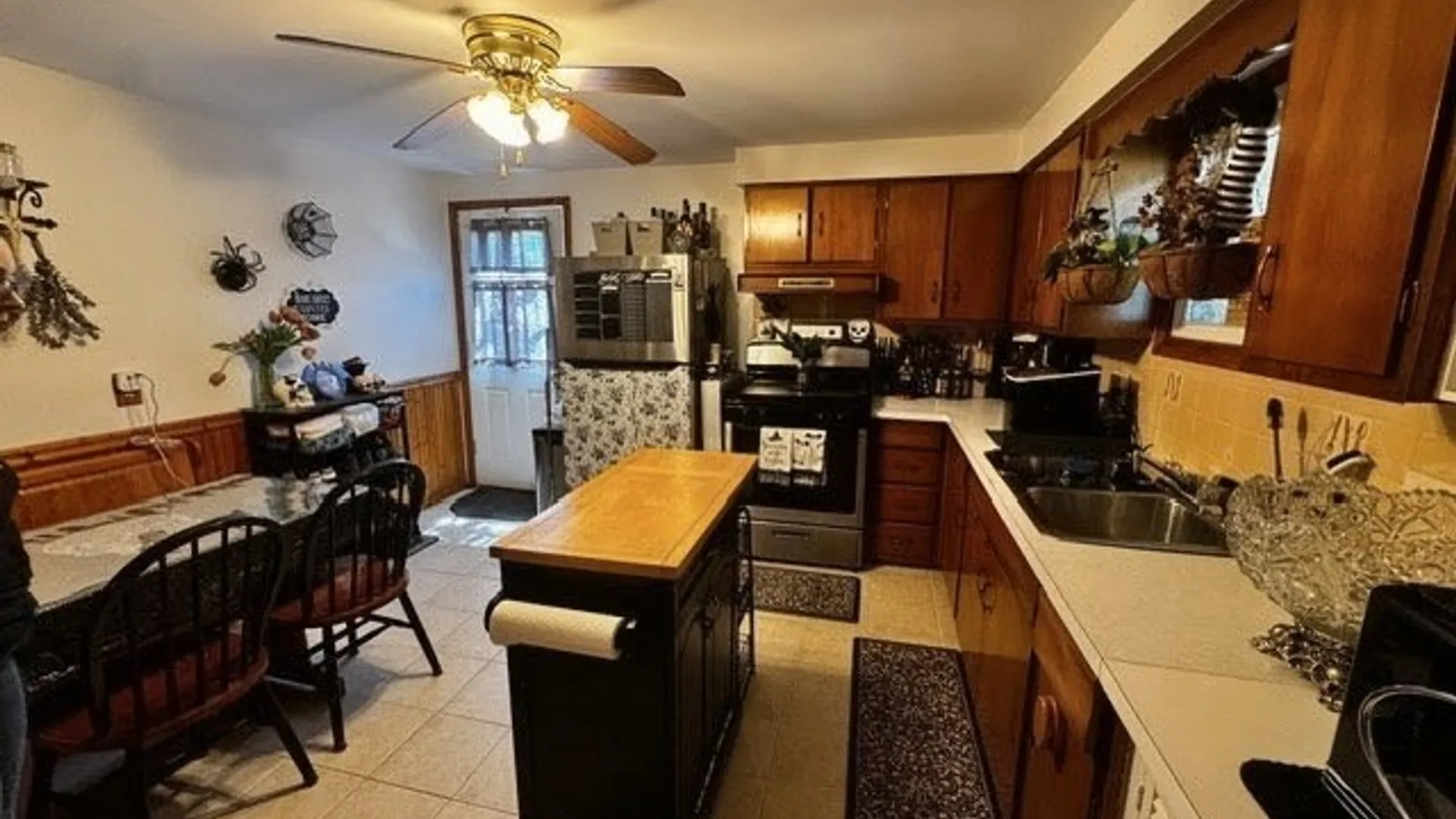 Property at 17 Saint Joan Lane, Cheektowaga, NY 14227 19