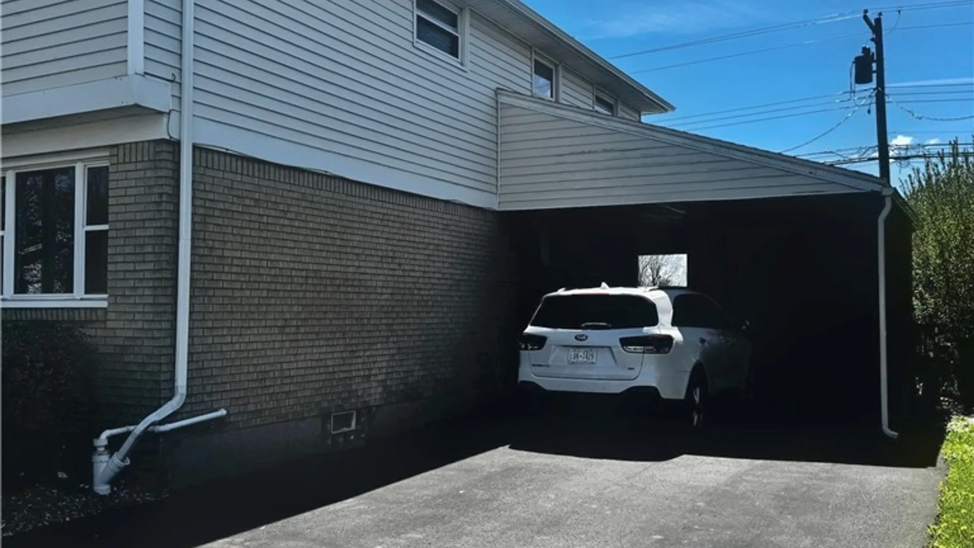 Property at 17 Saint Joan Lane, Cheektowaga, NY 14227 3
