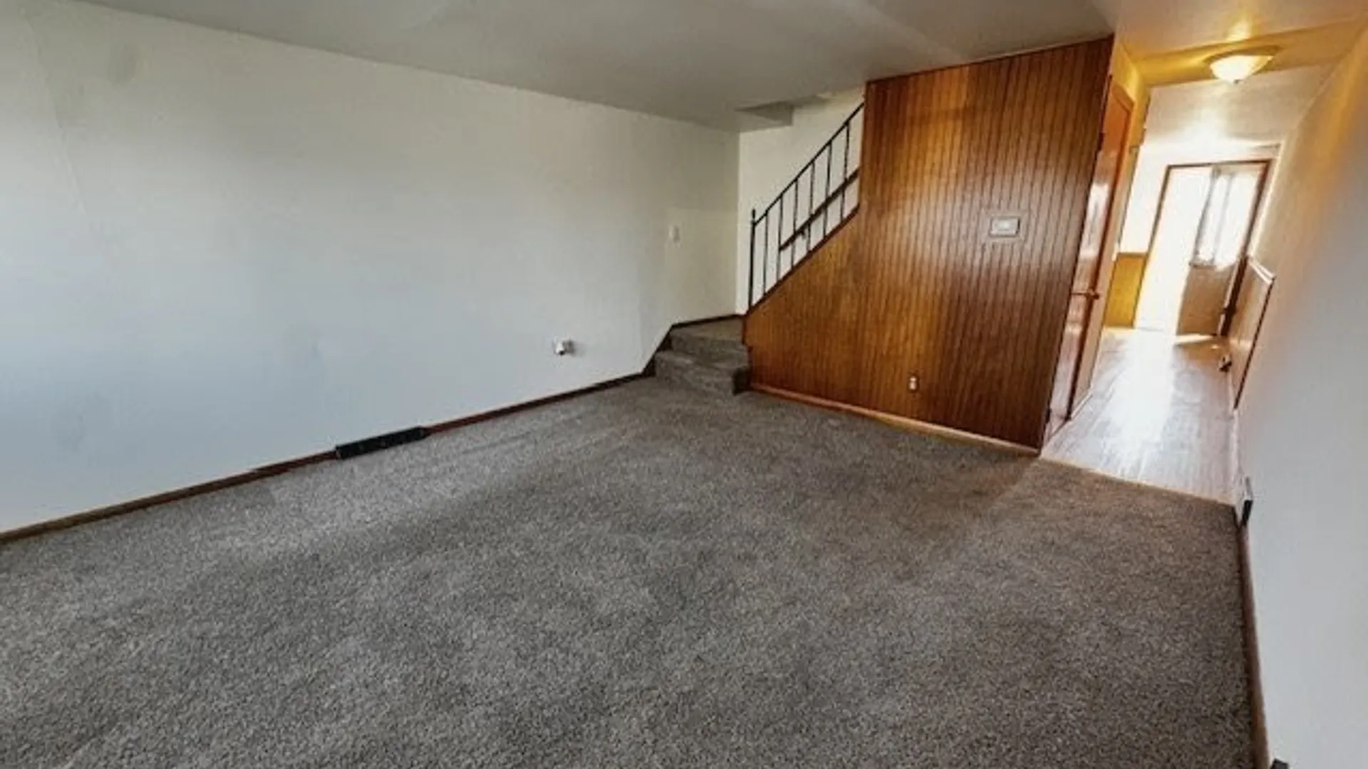 Property at 17 Saint Joan Lane, Cheektowaga, NY 14227 6