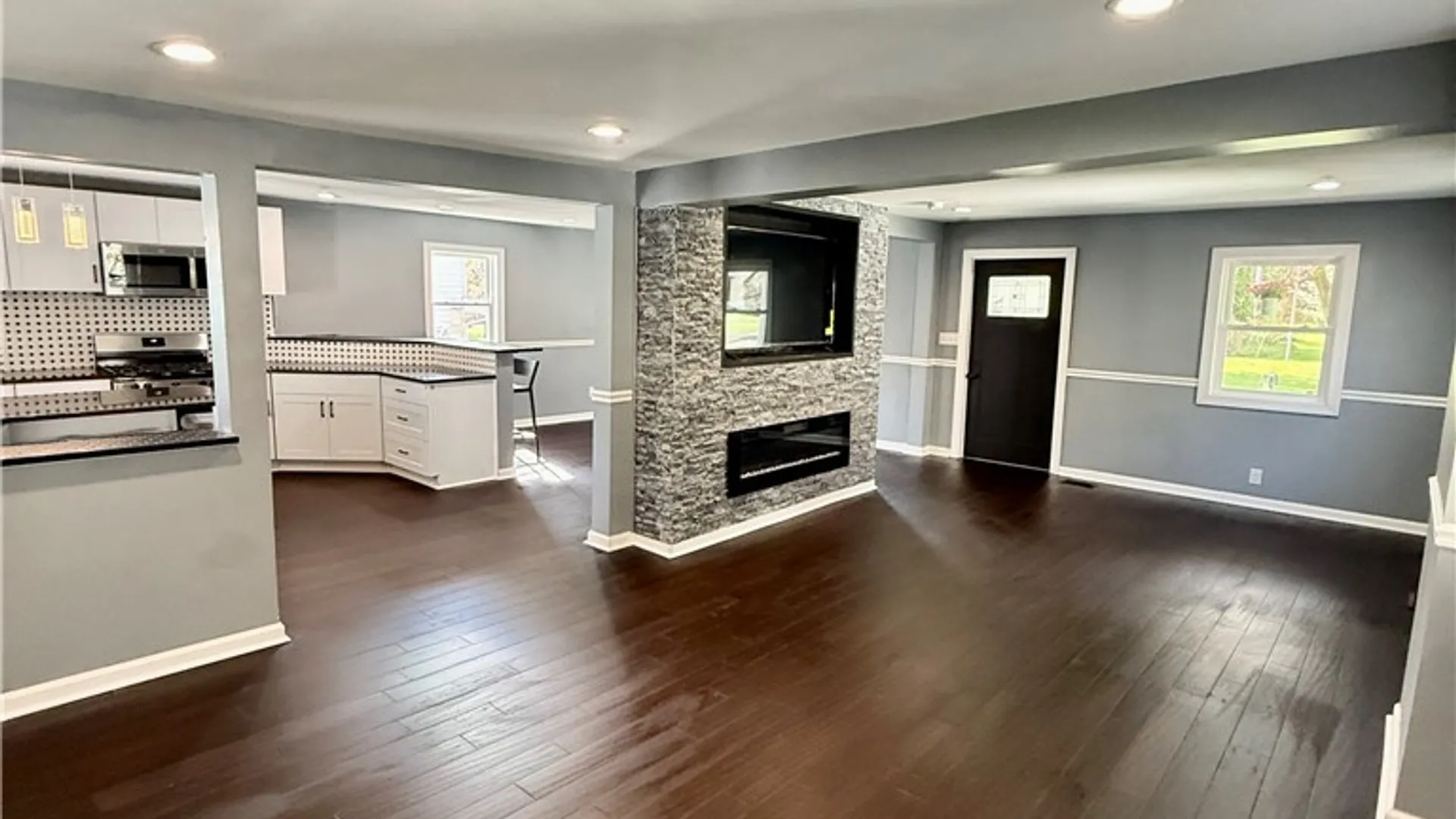 Property at 15 HOCKEBORNE, Auburn, NY 13021 12