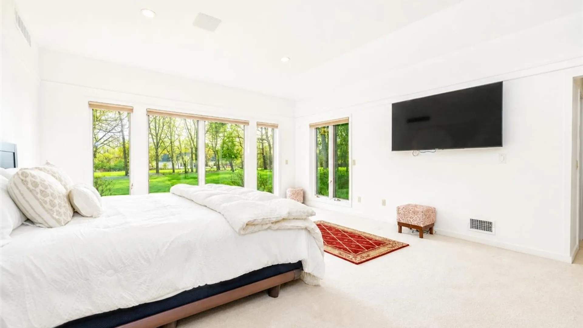 Property at 9 Abbey Woods, Pittsford, NY 14534 25