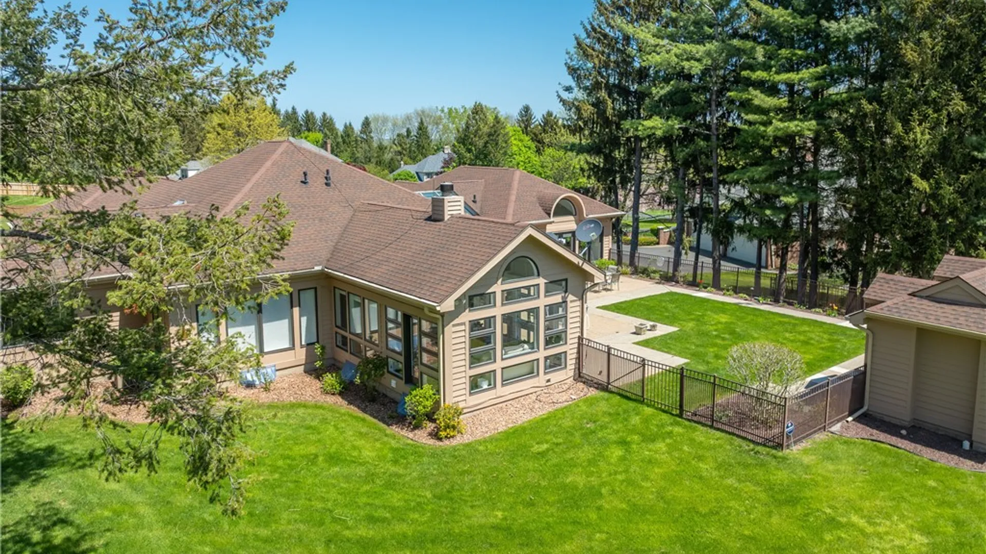 Property at 9 Abbey Woods, Pittsford, NY 14534 38