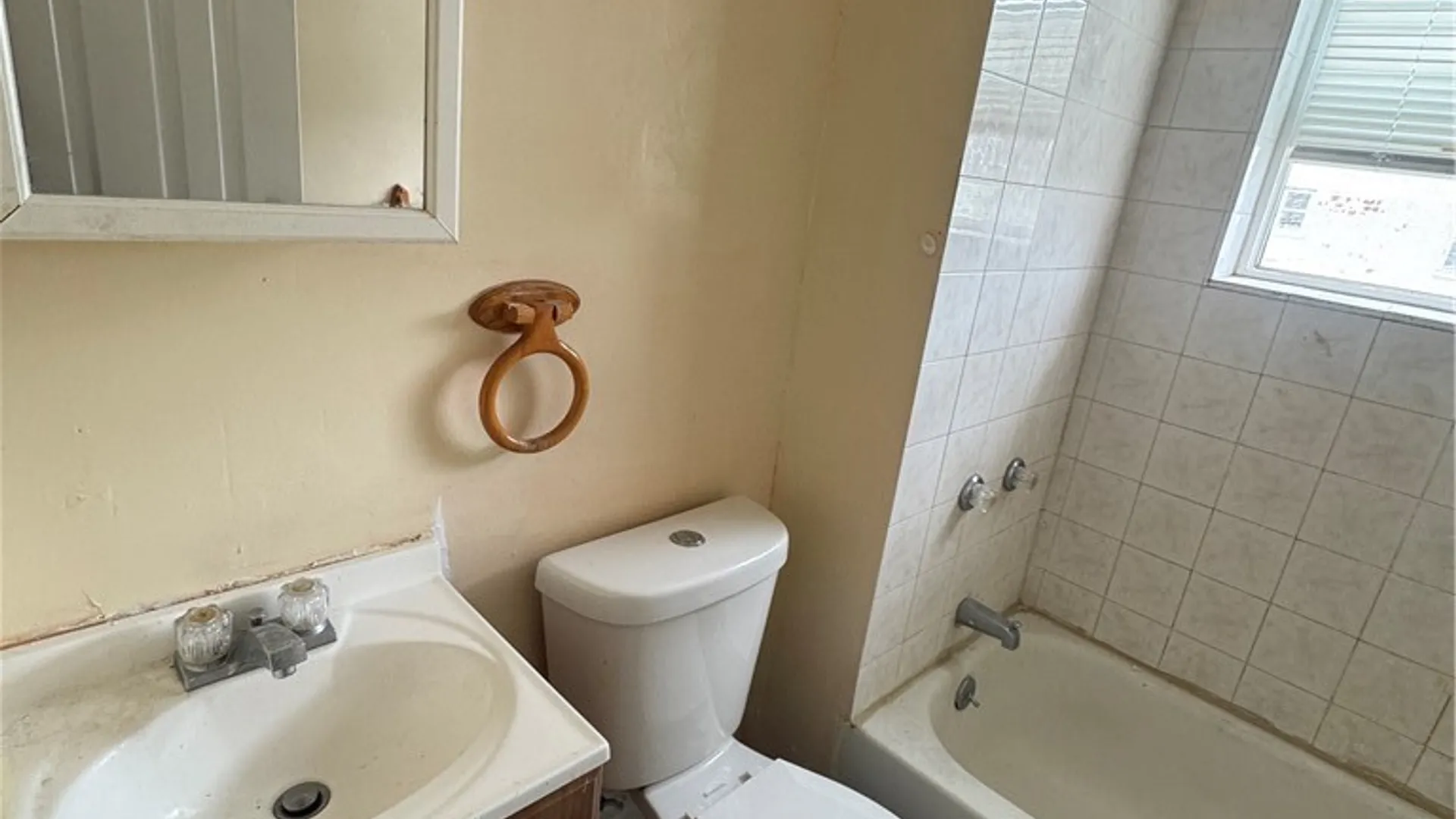 Property at 2501 Pine Avenue, Niagara Falls, NY 14301 22