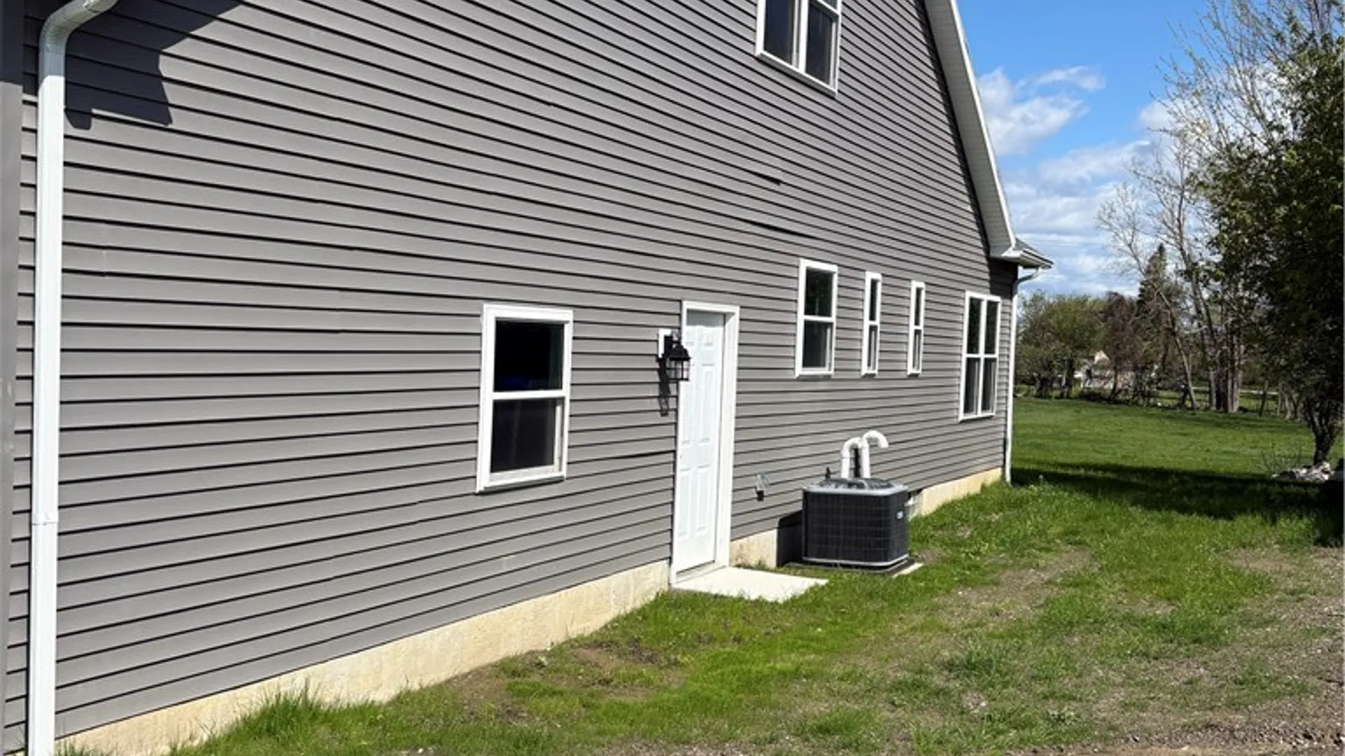 Property at 5200 Berg Road, West Seneca, NY 14218 4