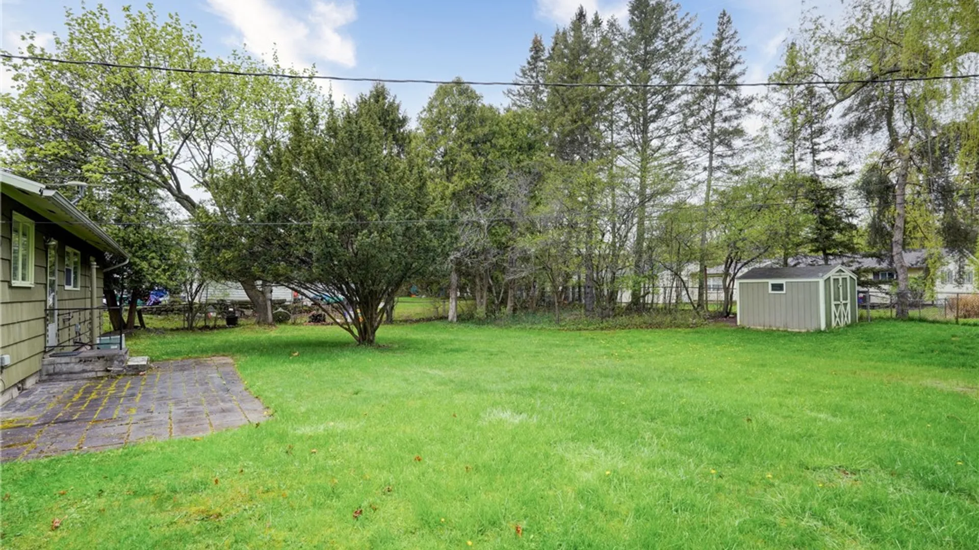 Property at 432 Hollybrook Road, Henrietta, NY 14623 6