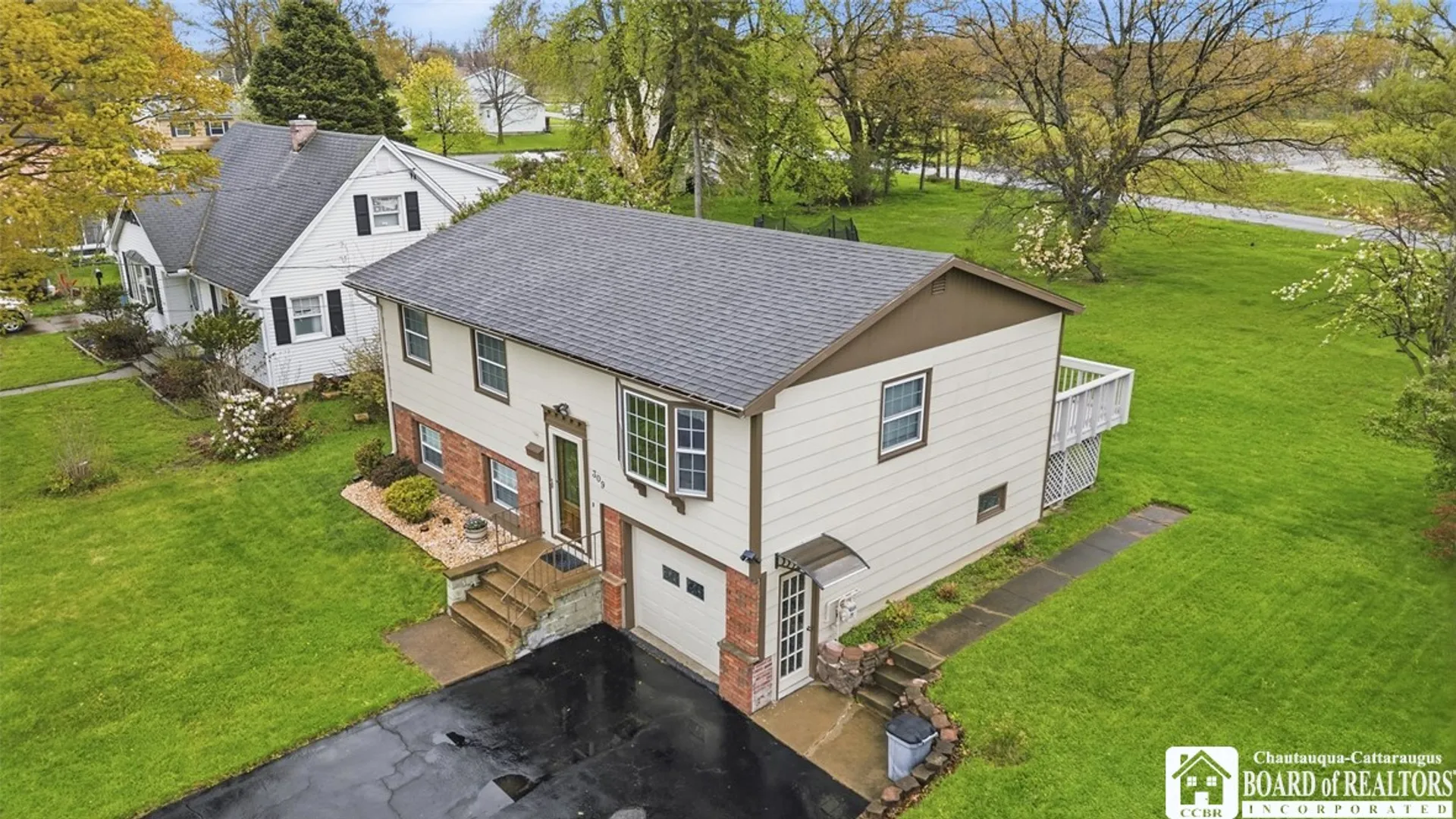 Property at 309 Veterans Drive, Dunkirk, NY 14048 3