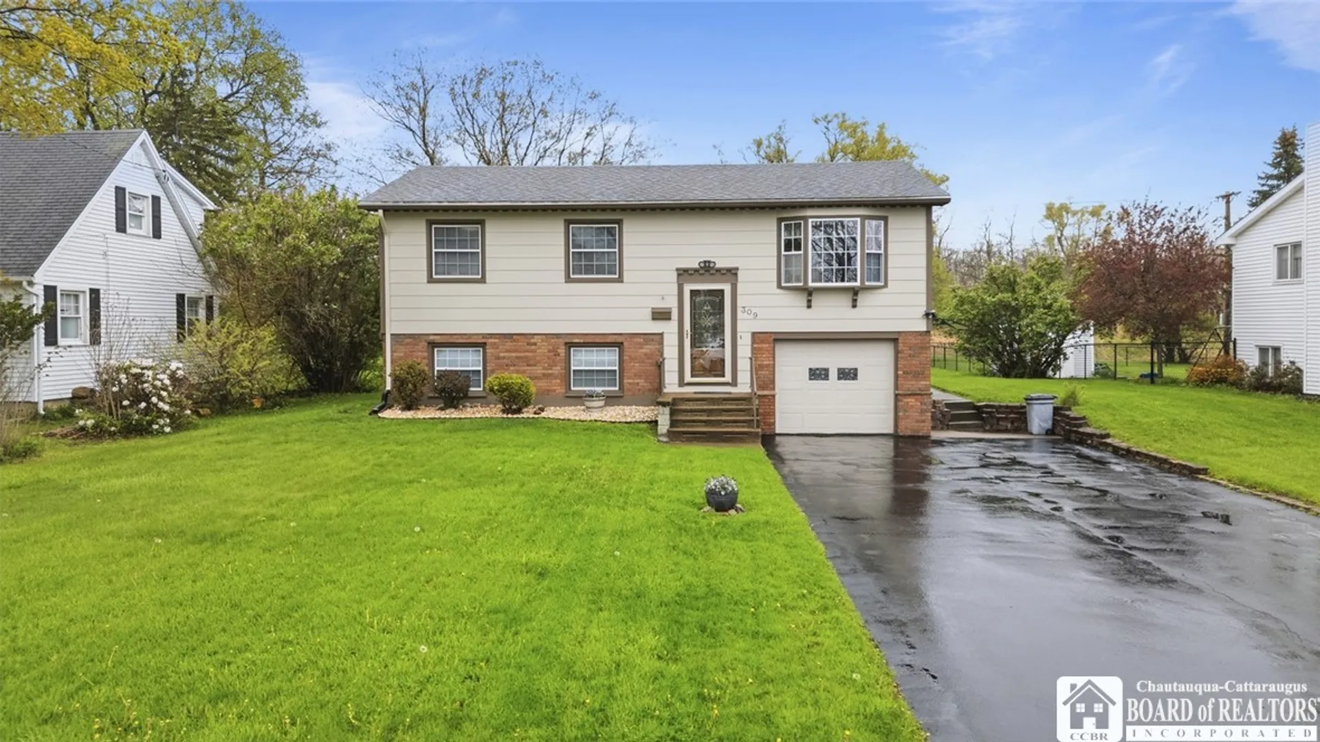 Property at 309 Veterans Drive, Dunkirk, NY 14048 4