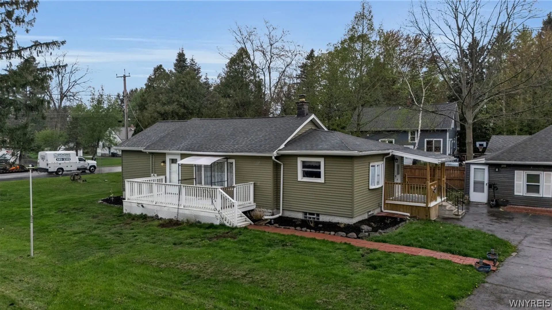 Property at 141 Borden Road, Cheektowaga, NY 14043 42