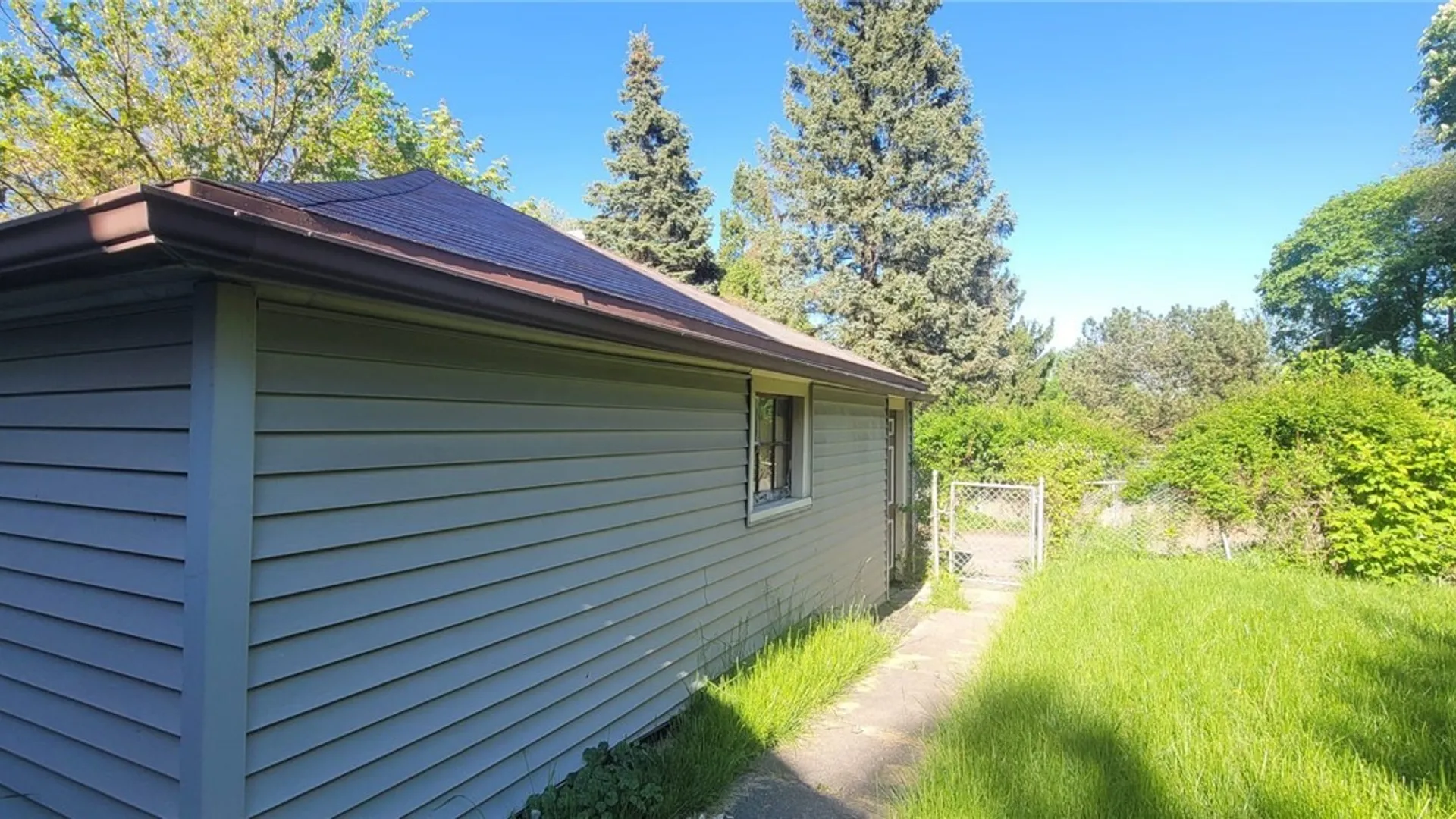 Property at 317 Portage Road, Niagara Falls, NY 14303 4