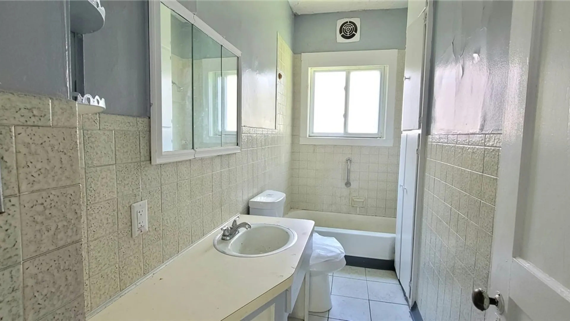 Property at 317 Portage Road, Niagara Falls, NY 14303 7