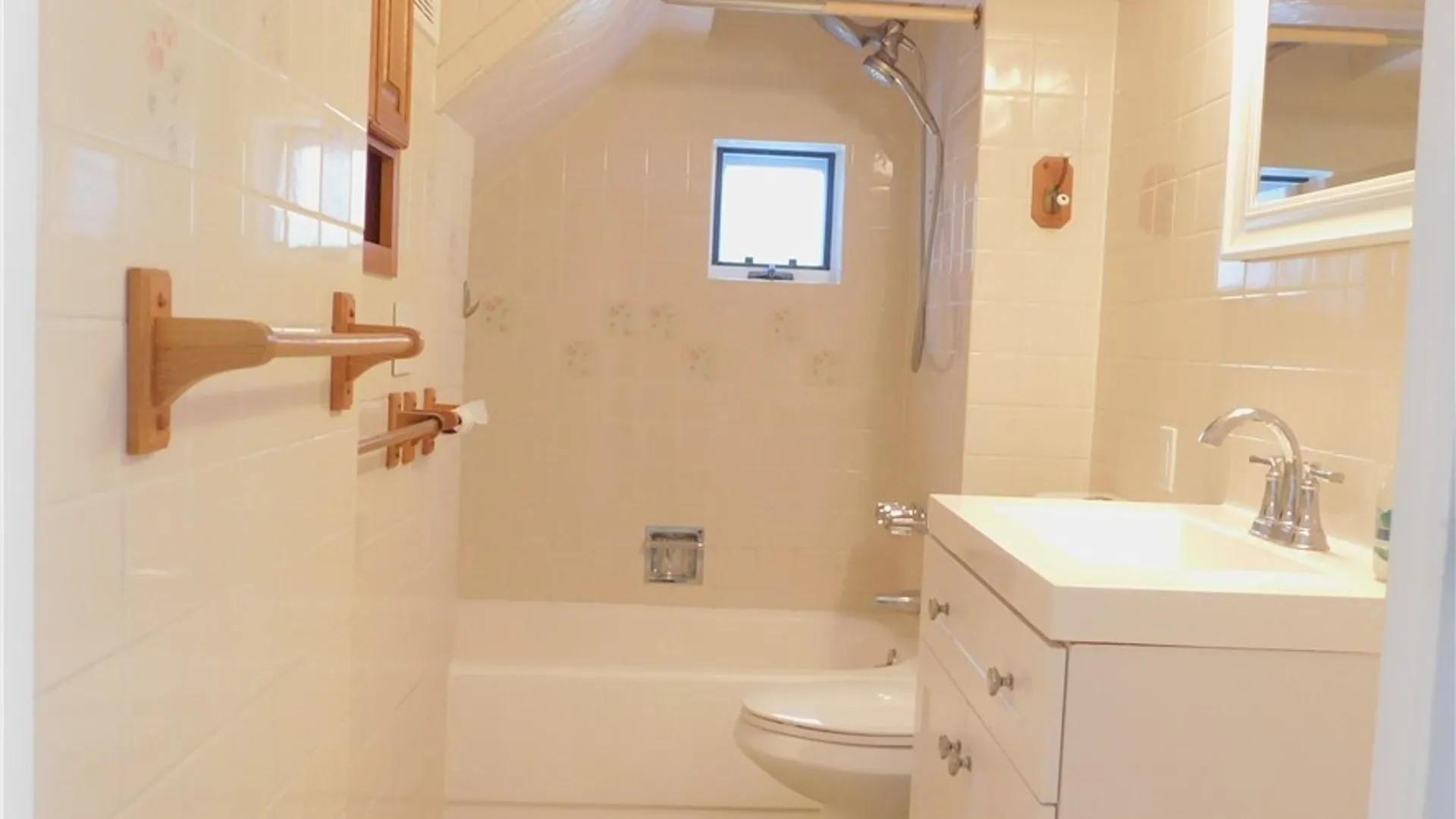 Property at 405 Cypress Street - Apt. # 1, Salina, NY 13088 9