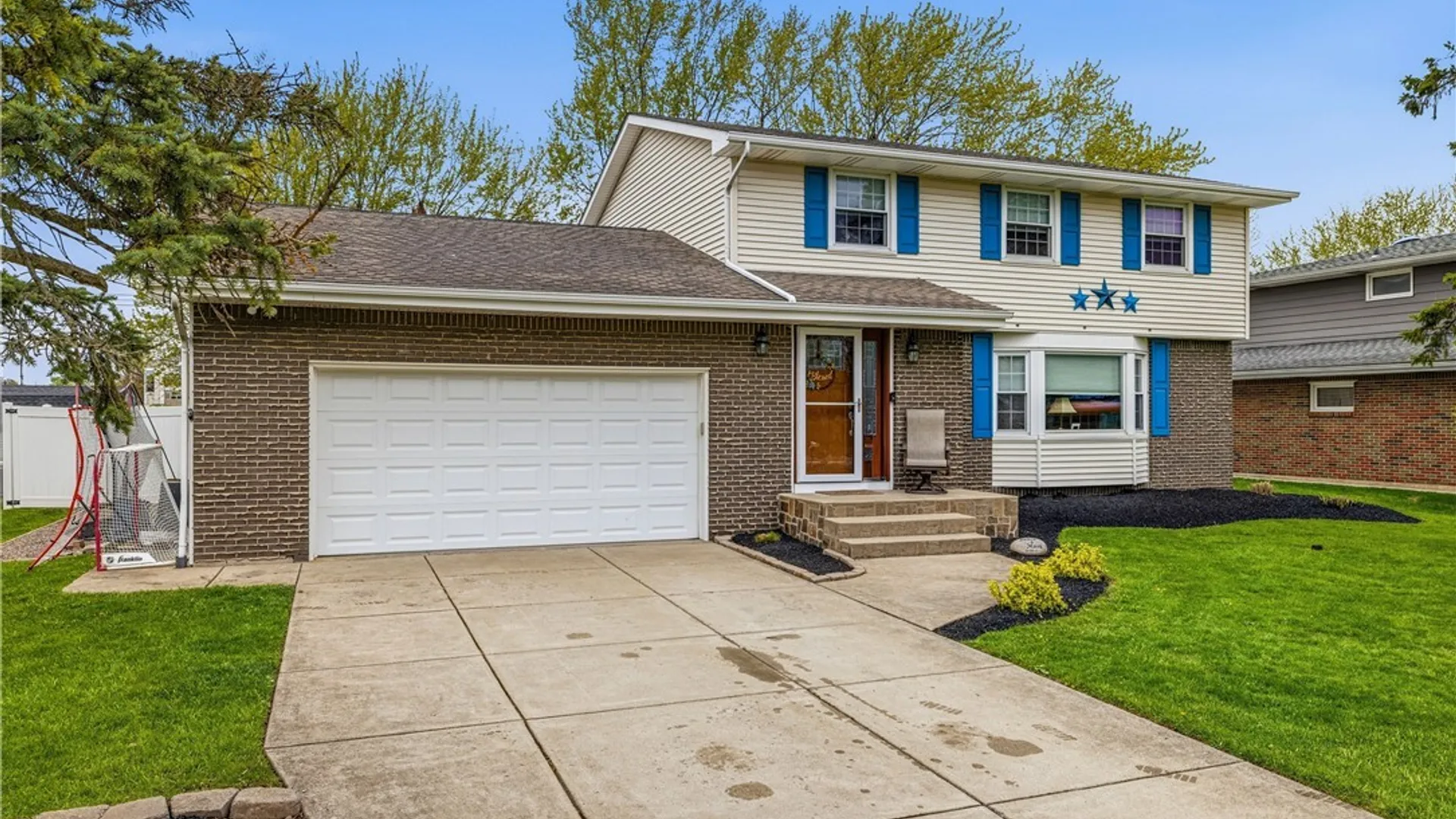 Property at 74 Impala Parkway, Lancaster, NY 14086 2