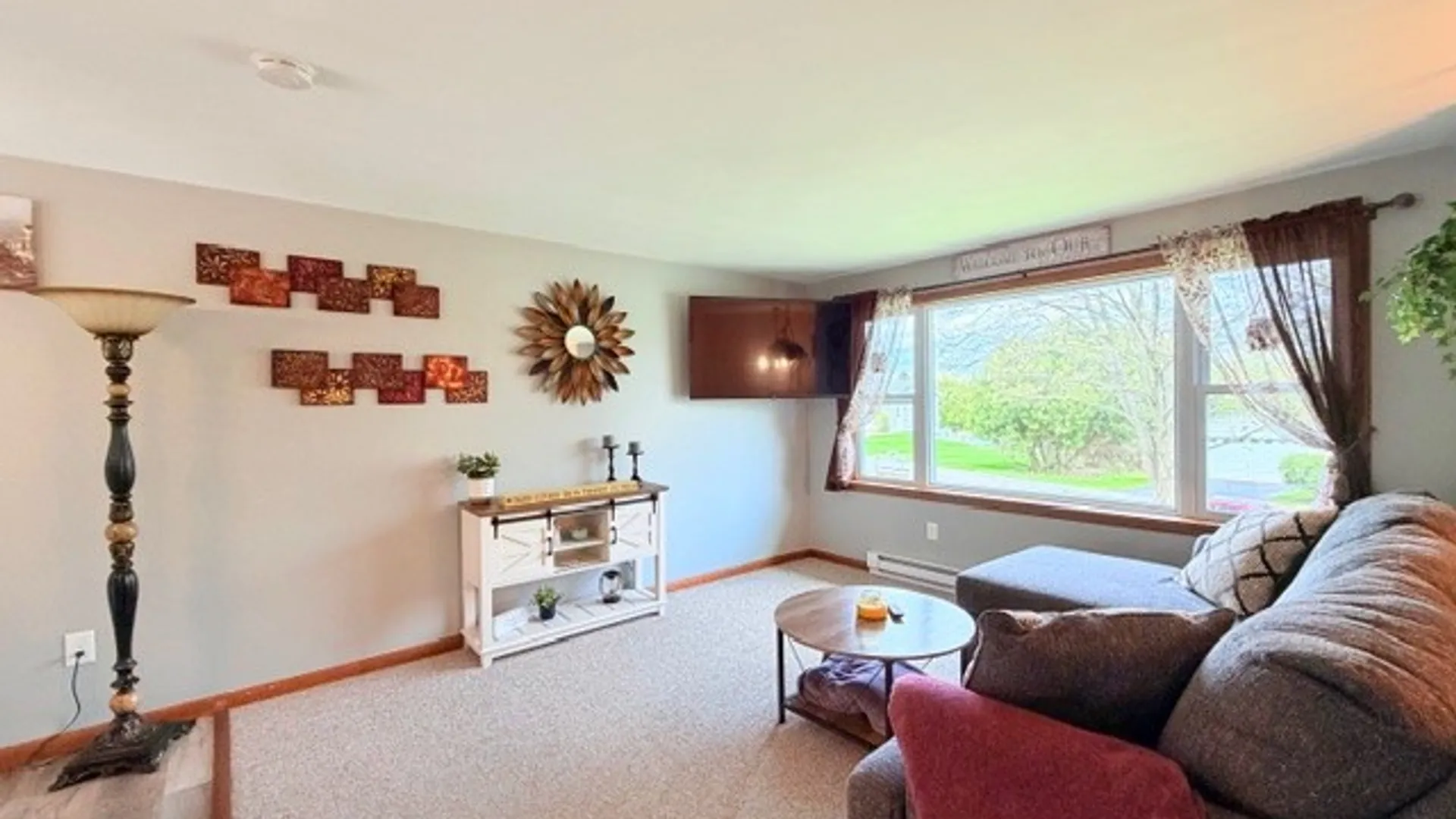 Property at 8 Briggs Drive, Auburn, NY 13021 14