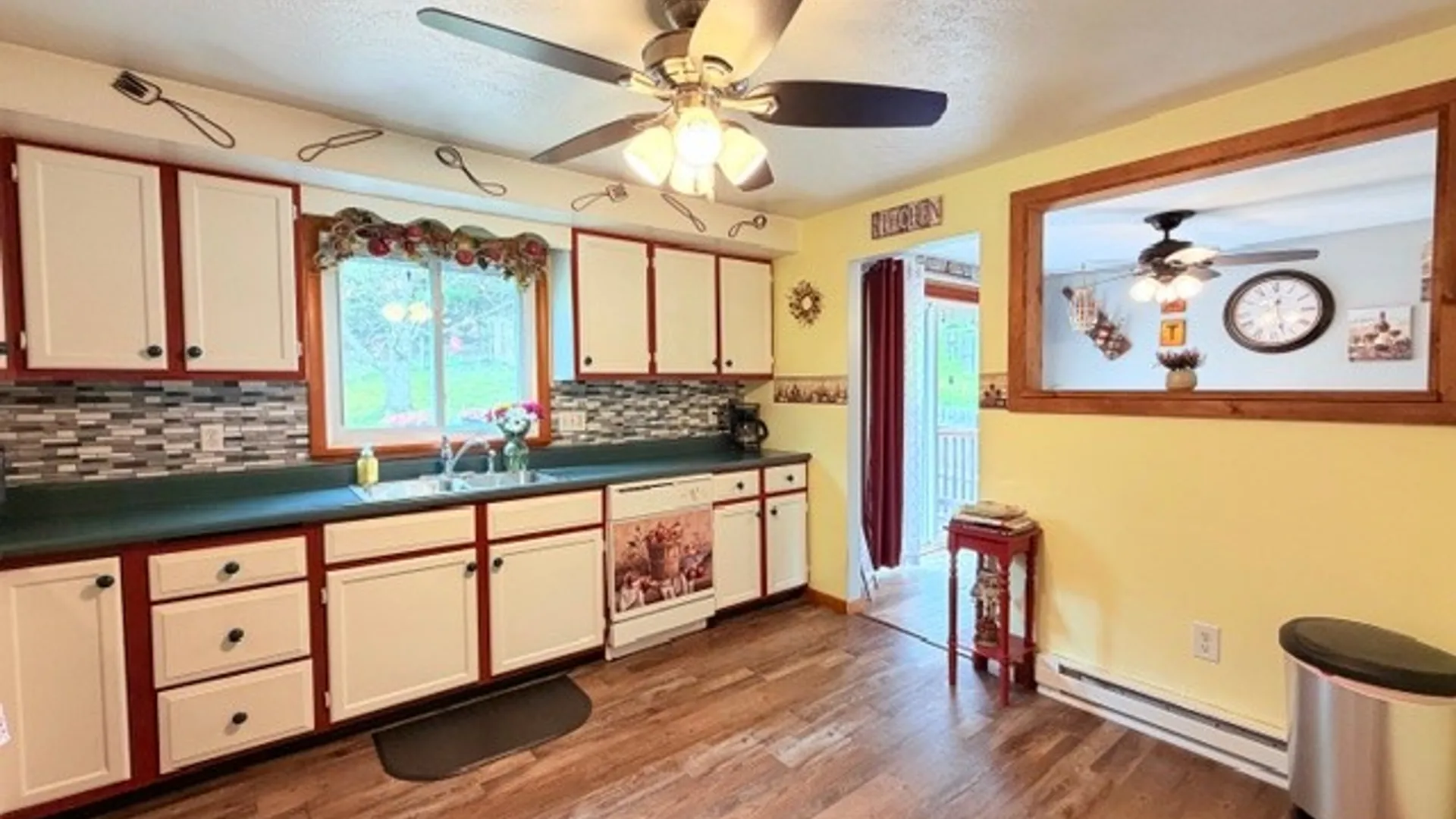 Property at 8 Briggs Drive, Auburn, NY 13021 21