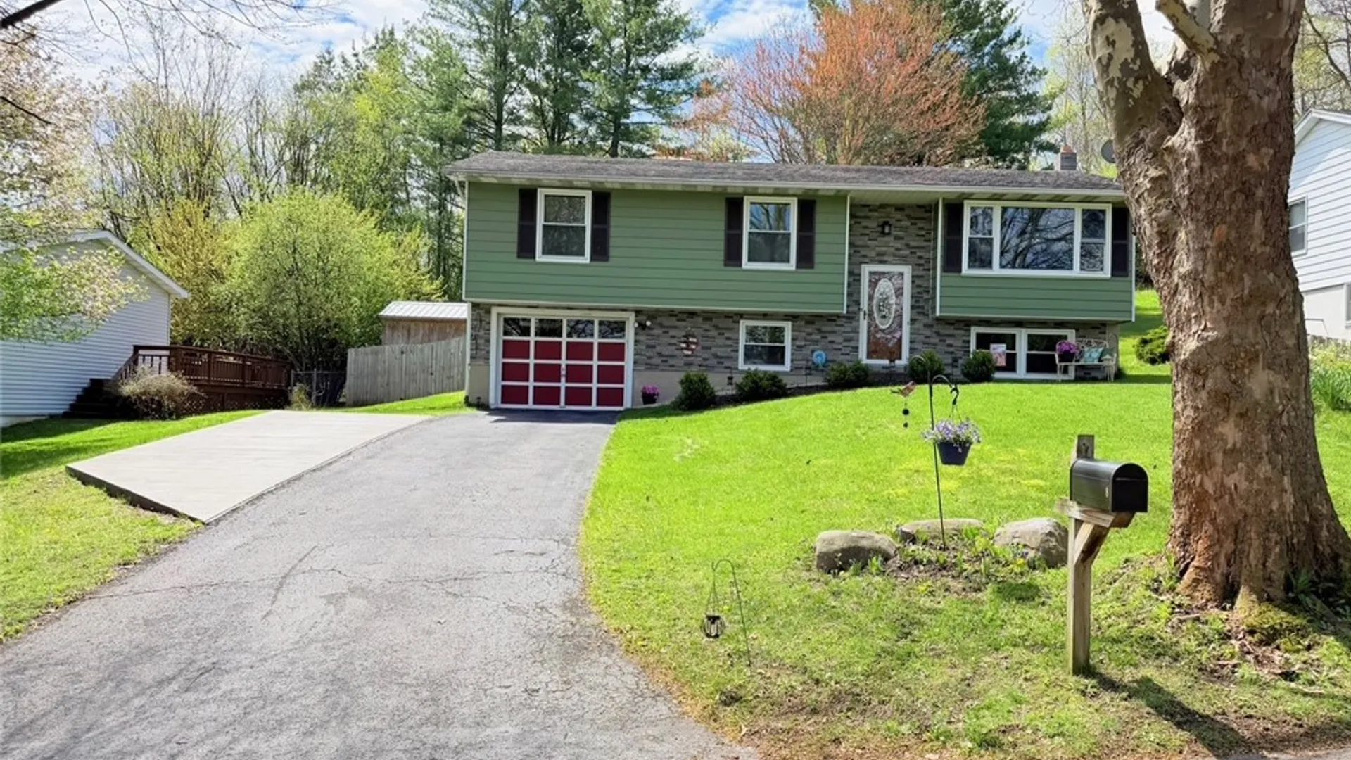 Property at 8 Briggs Drive, Auburn, NY 13021 3