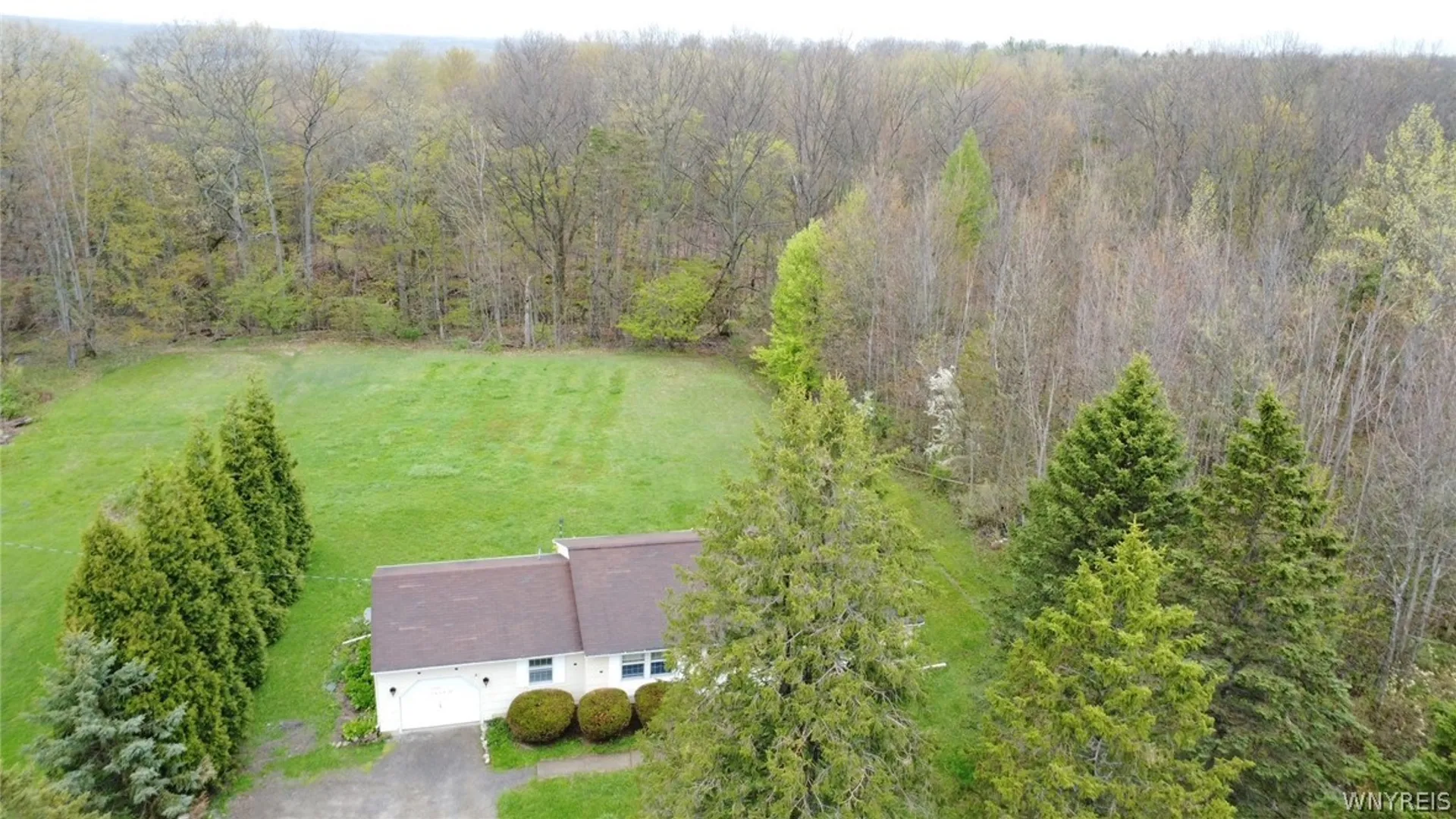 Property at 5850 Seufert Road, Orchard Park, NY 14127 3