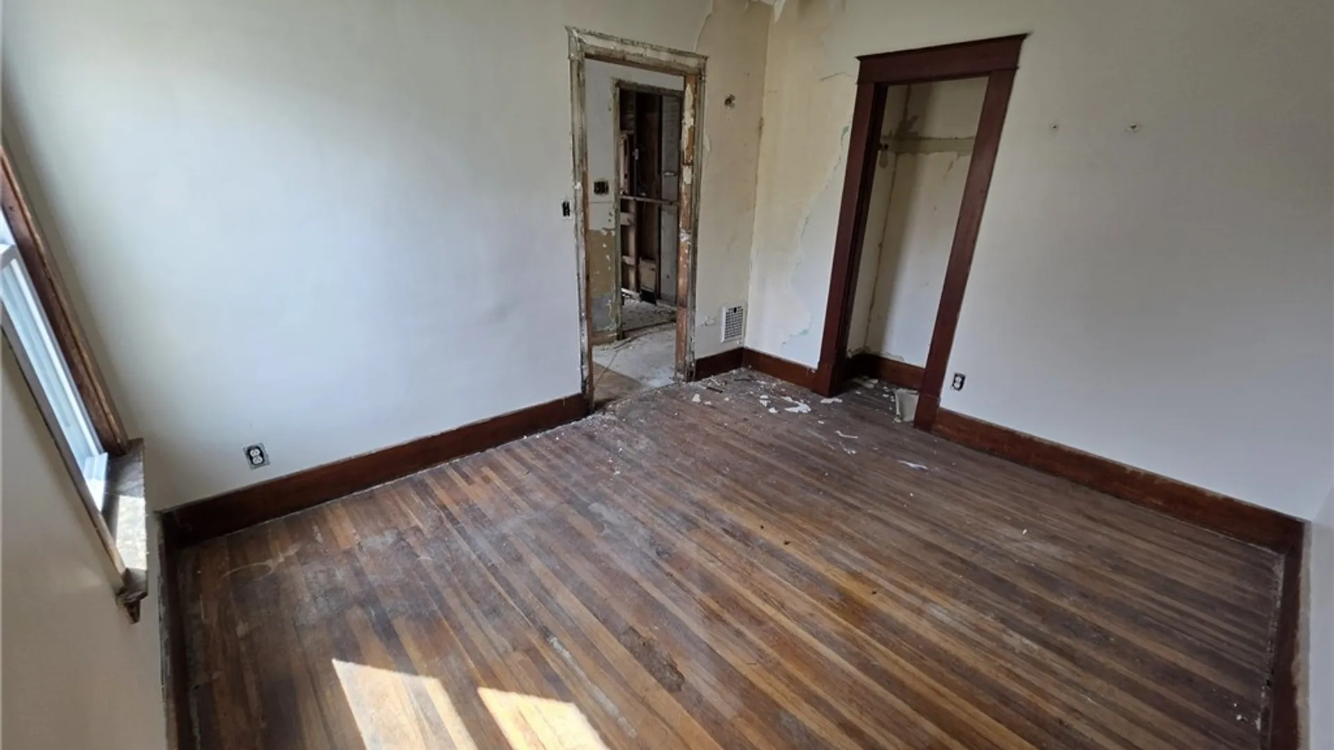 Property at 543 25th Street, Niagara Falls, NY 14301 7