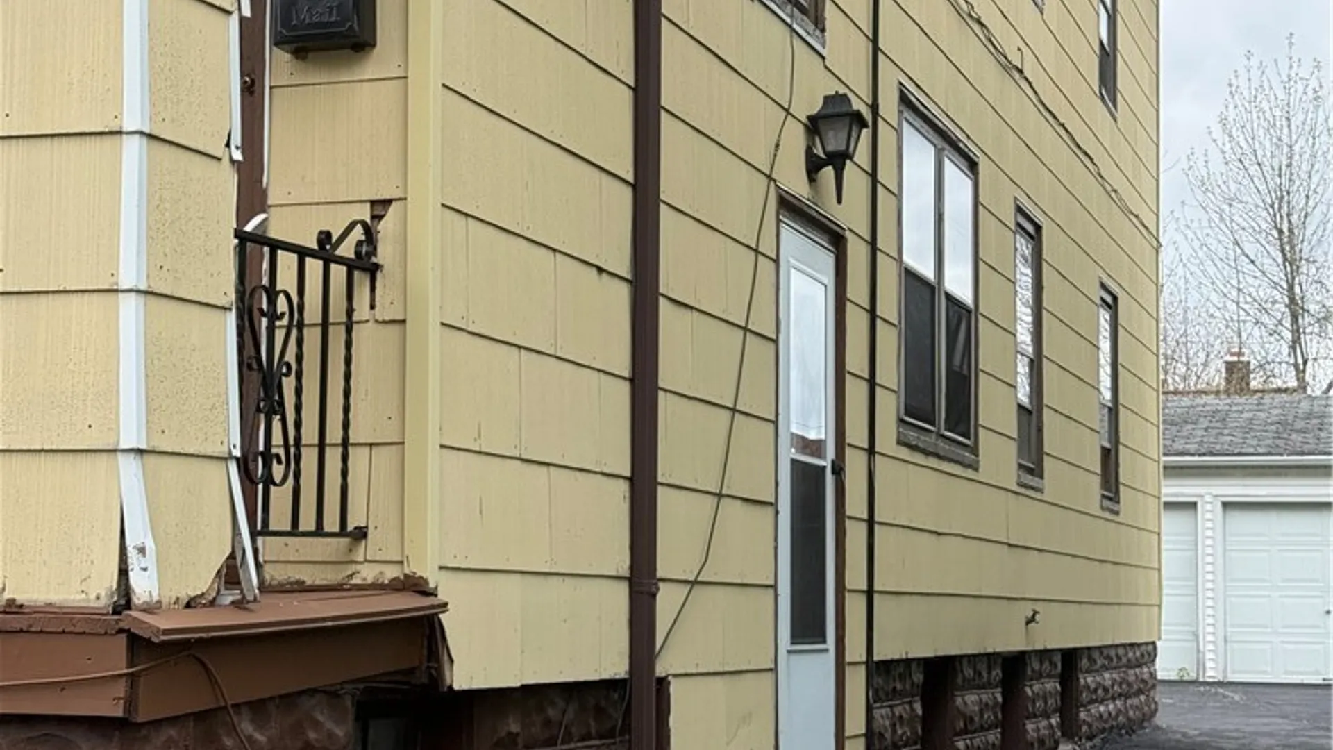 Property at 181 Wyoming Avenue, Buffalo, NY 14215 3