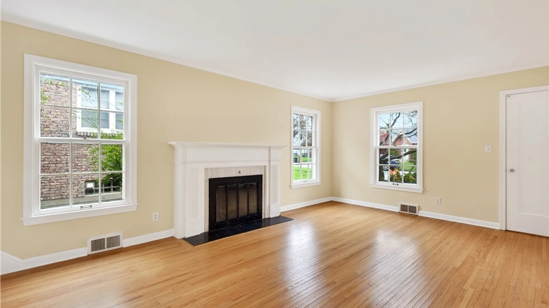 Property at 150 Woodridge Avenue, Cheektowaga, NY 14225 7