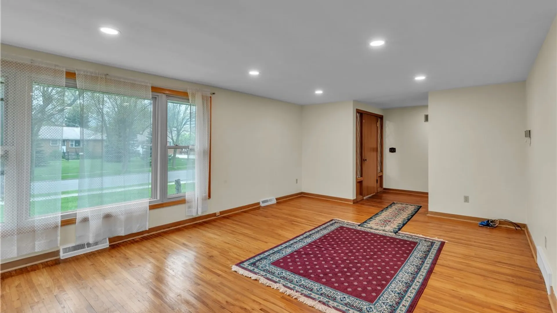 Property at 300 Oakwood Drive, Amherst, NY 14221 11