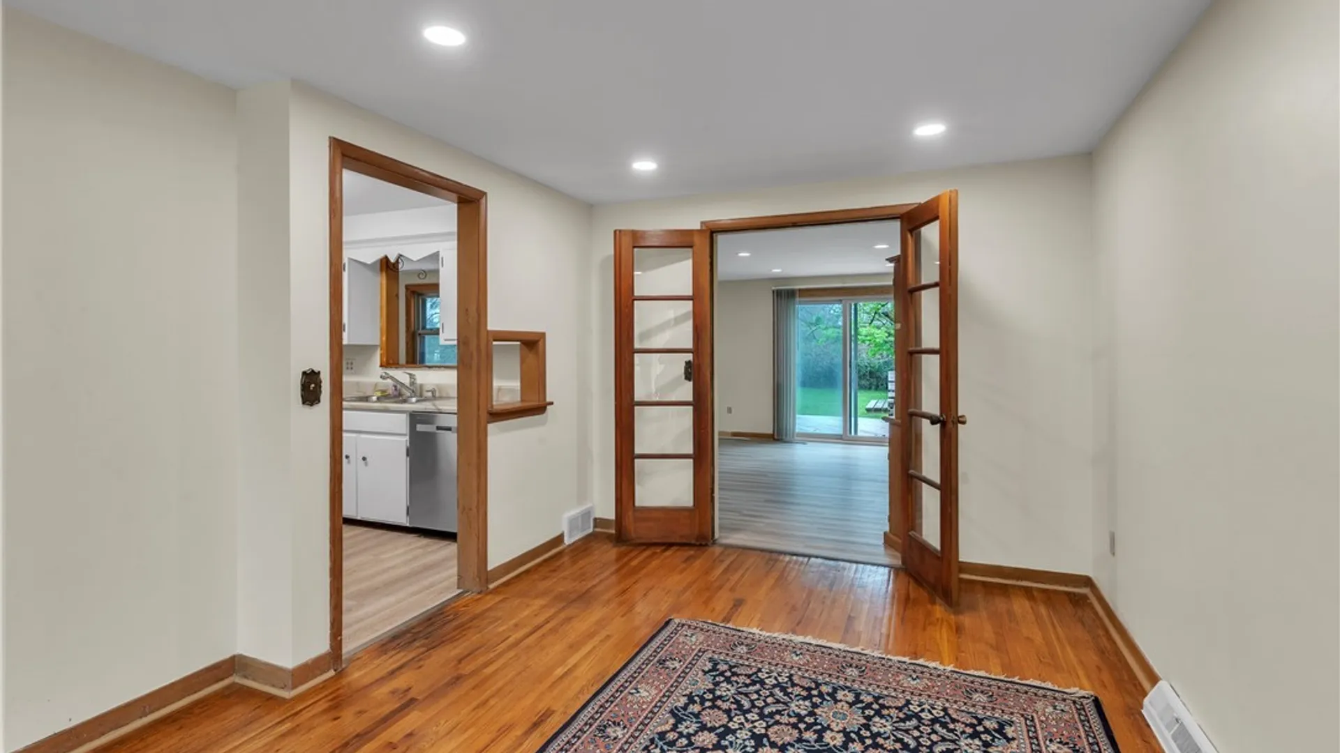 Property at 300 Oakwood Drive, Amherst, NY 14221 12