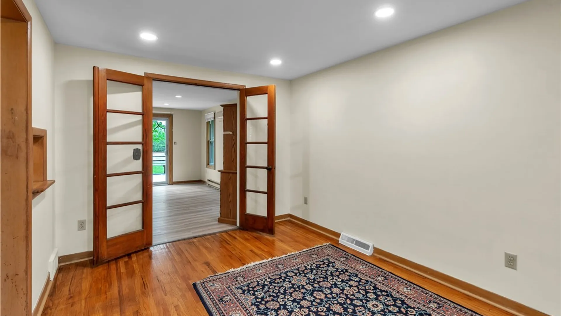 Property at 300 Oakwood Drive, Amherst, NY 14221 13