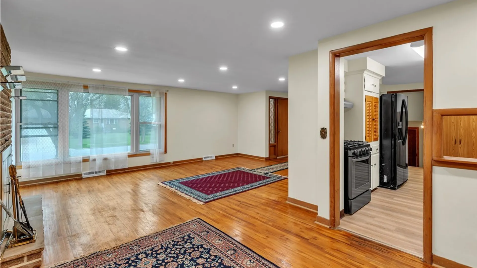 Property at 300 Oakwood Drive, Amherst, NY 14221 14