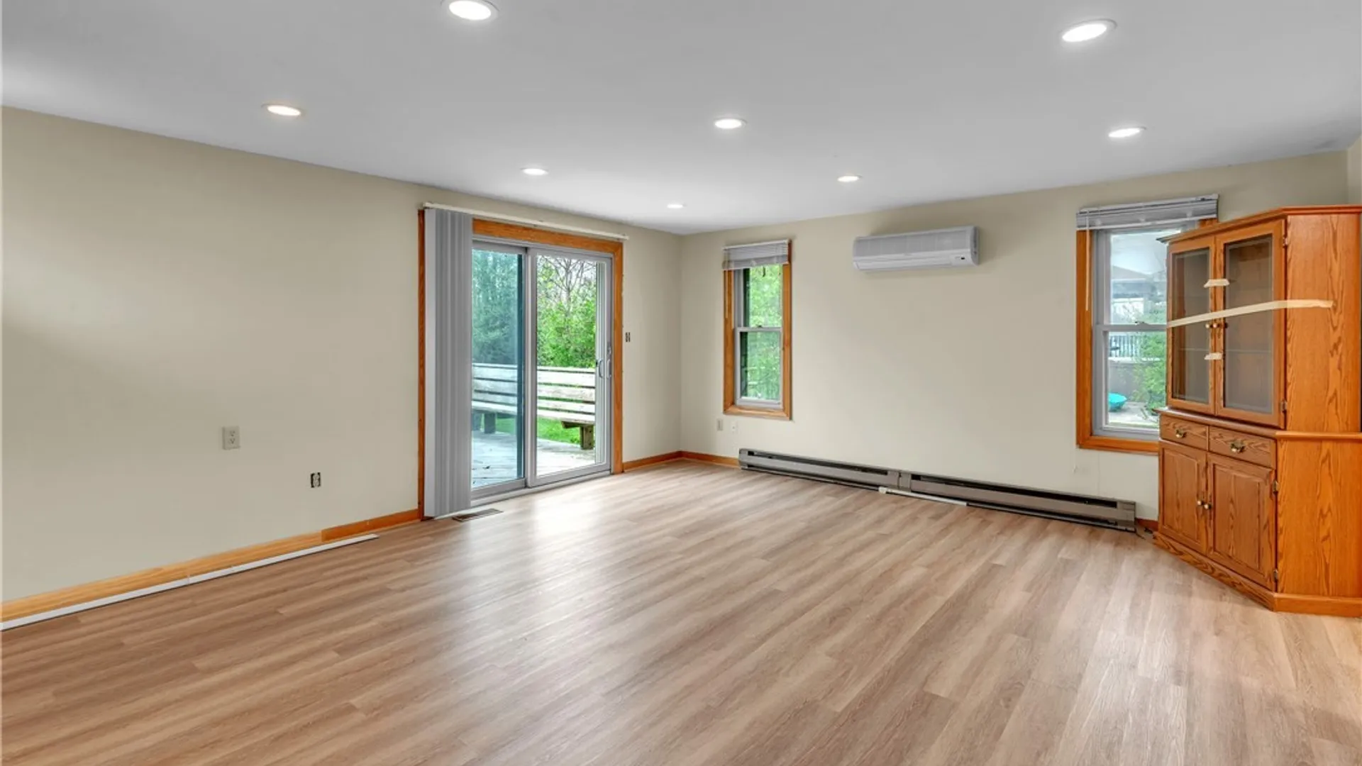 Property at 300 Oakwood Drive, Amherst, NY 14221 17