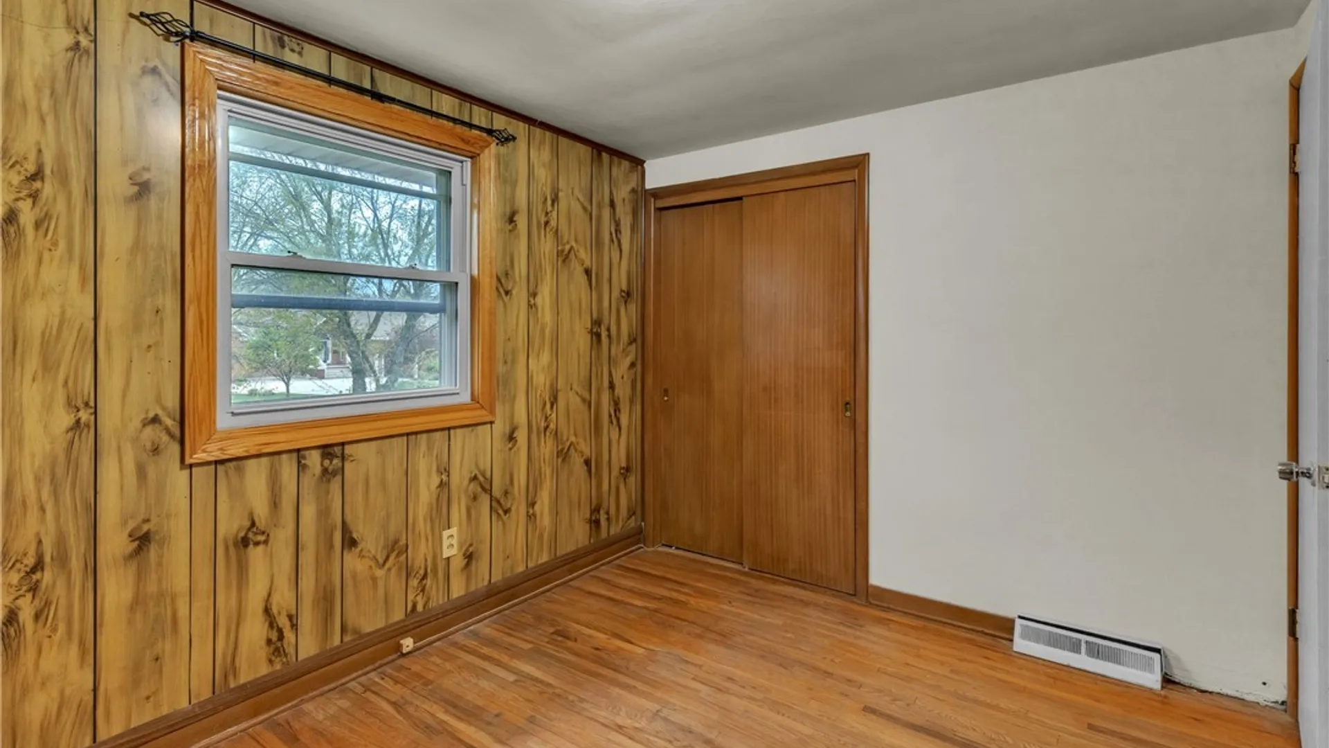 Property at 300 Oakwood Drive, Amherst, NY 14221 19