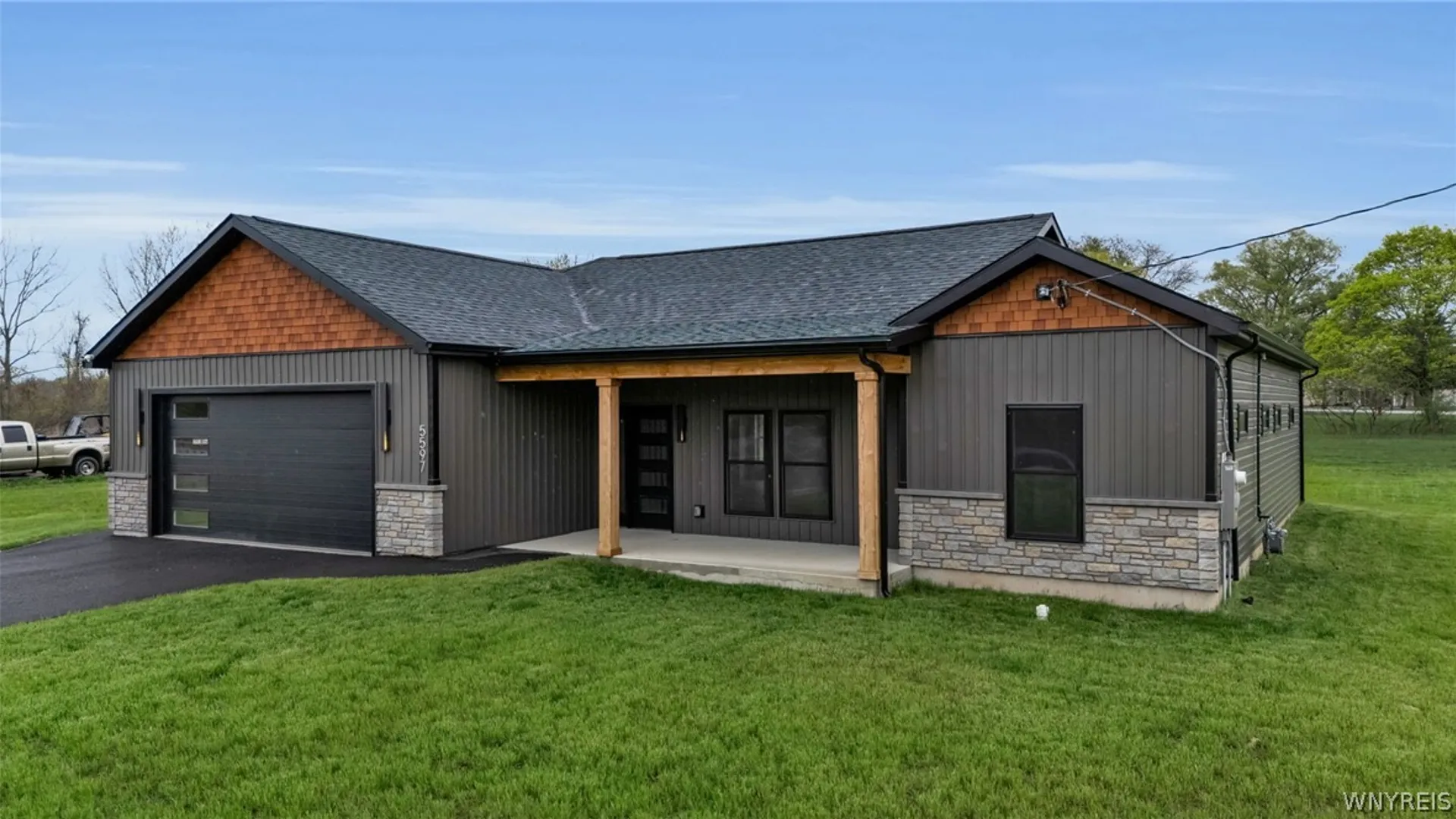 Property at 5597 Stone Road, Lockport Town, NY 14094 3
