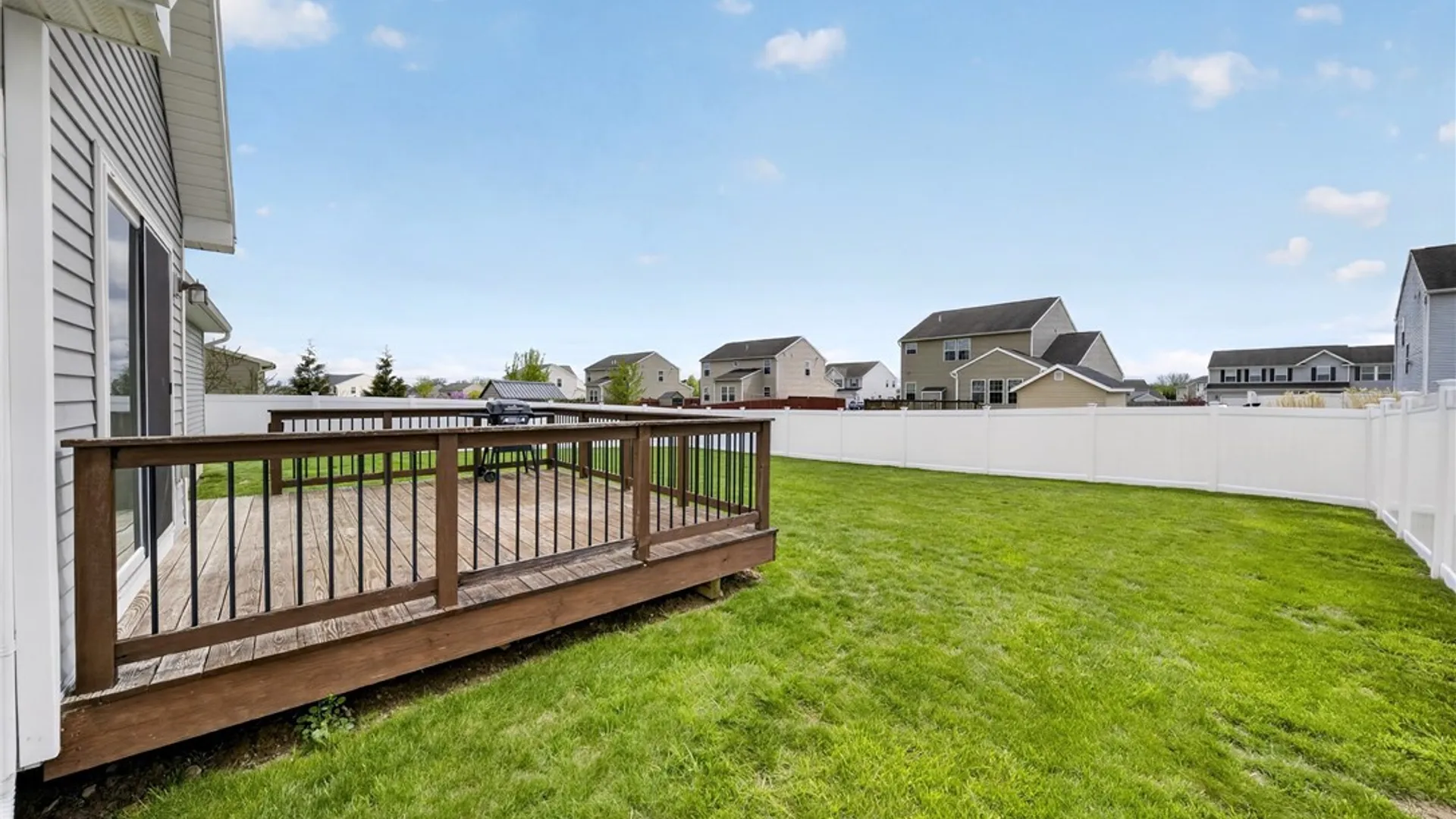 Property at 5472 Alfreton Drive, Clay, NY 13041 4