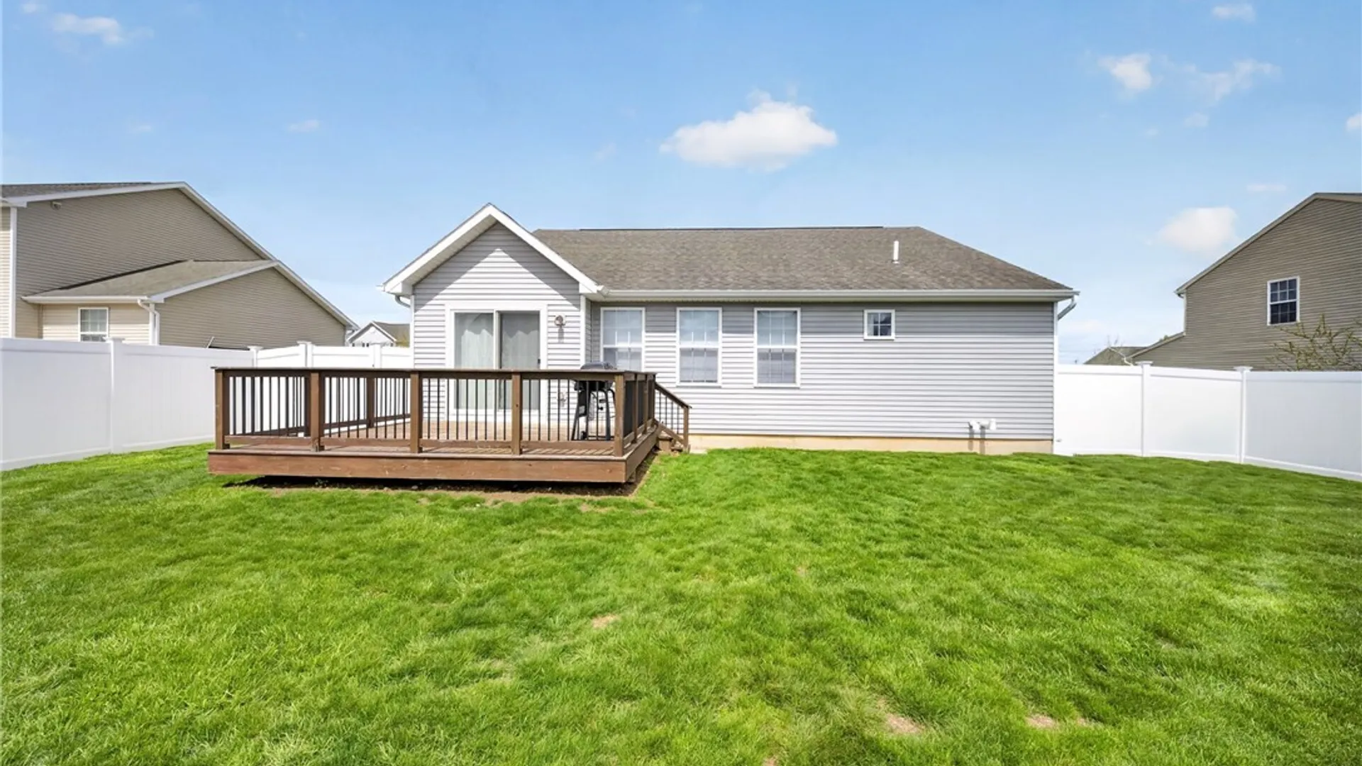 Property at 5472 Alfreton Drive, Clay, NY 13041 5