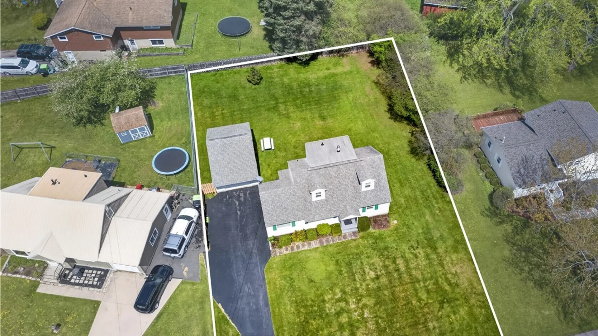 Property at 203 Chestnut Heights Drive, Salina, NY 13088 10