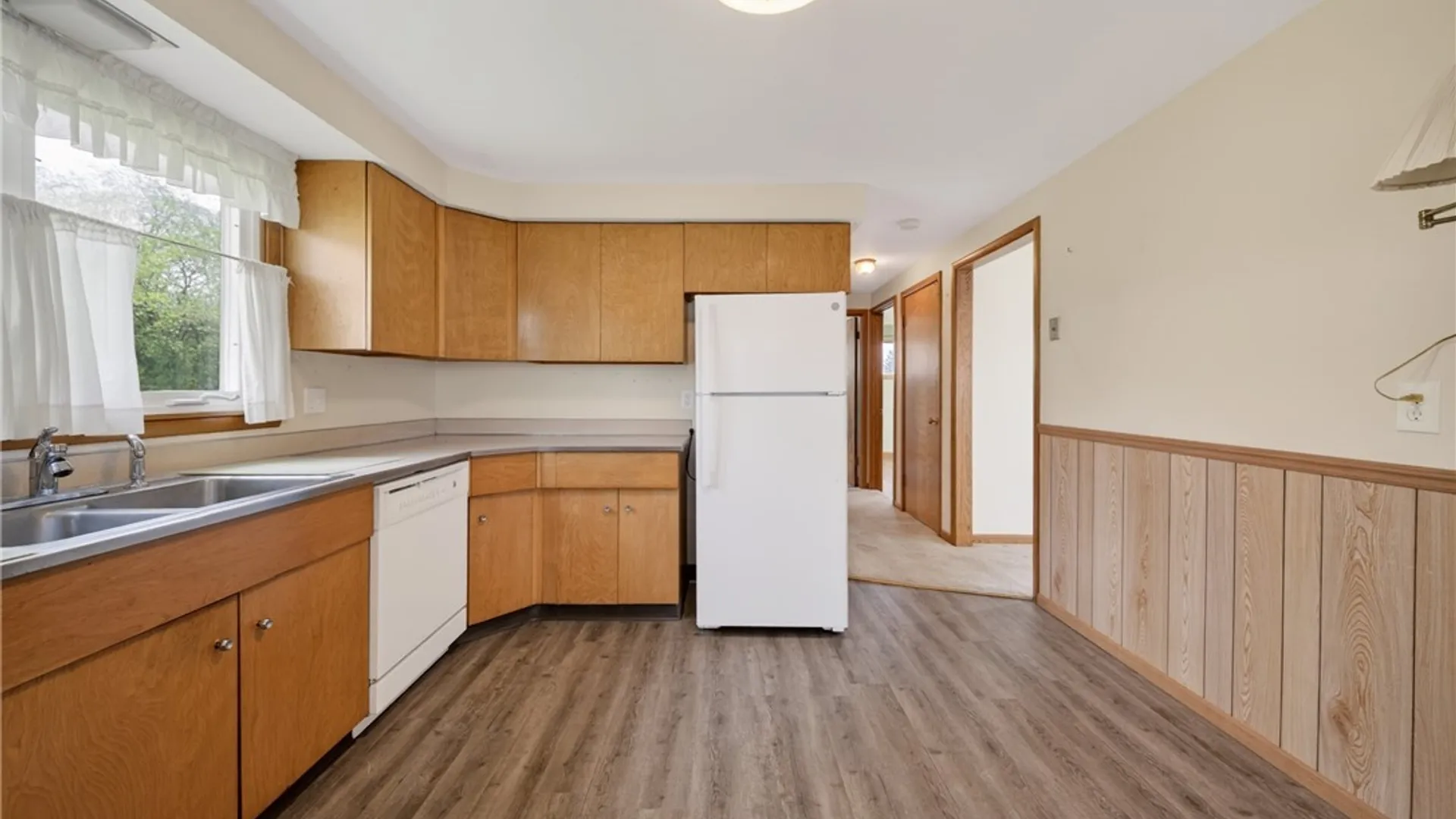 Property at 203 Chestnut Heights Drive, Salina, NY 13088 19